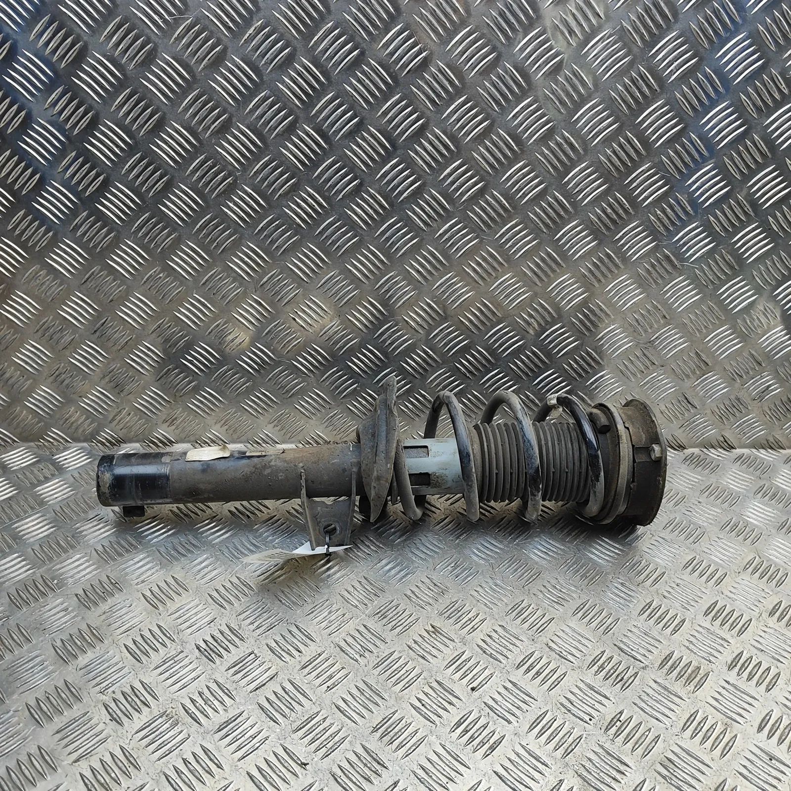 Volkswagen Golf 8 Shock absorber — front left Shock absorber — front left — VW GOLF (VIII CD1...