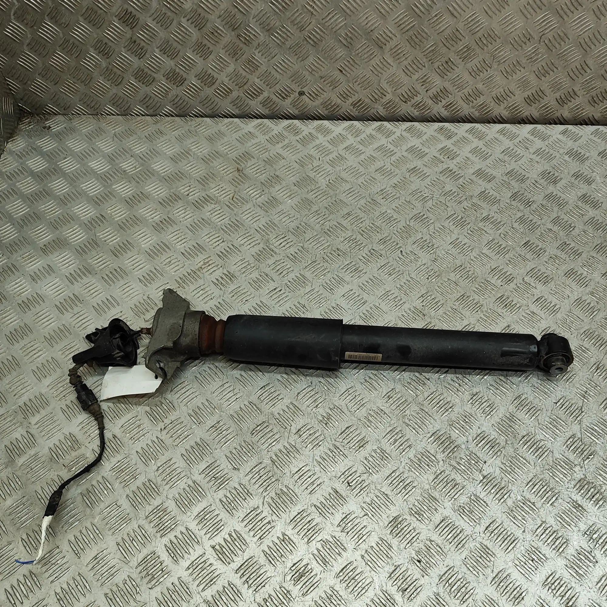 Audi Q7 (4M) Rear Left Shock Absorber Rear Left Shock Absorber — AUDI Q7 (4M) (2015-P...