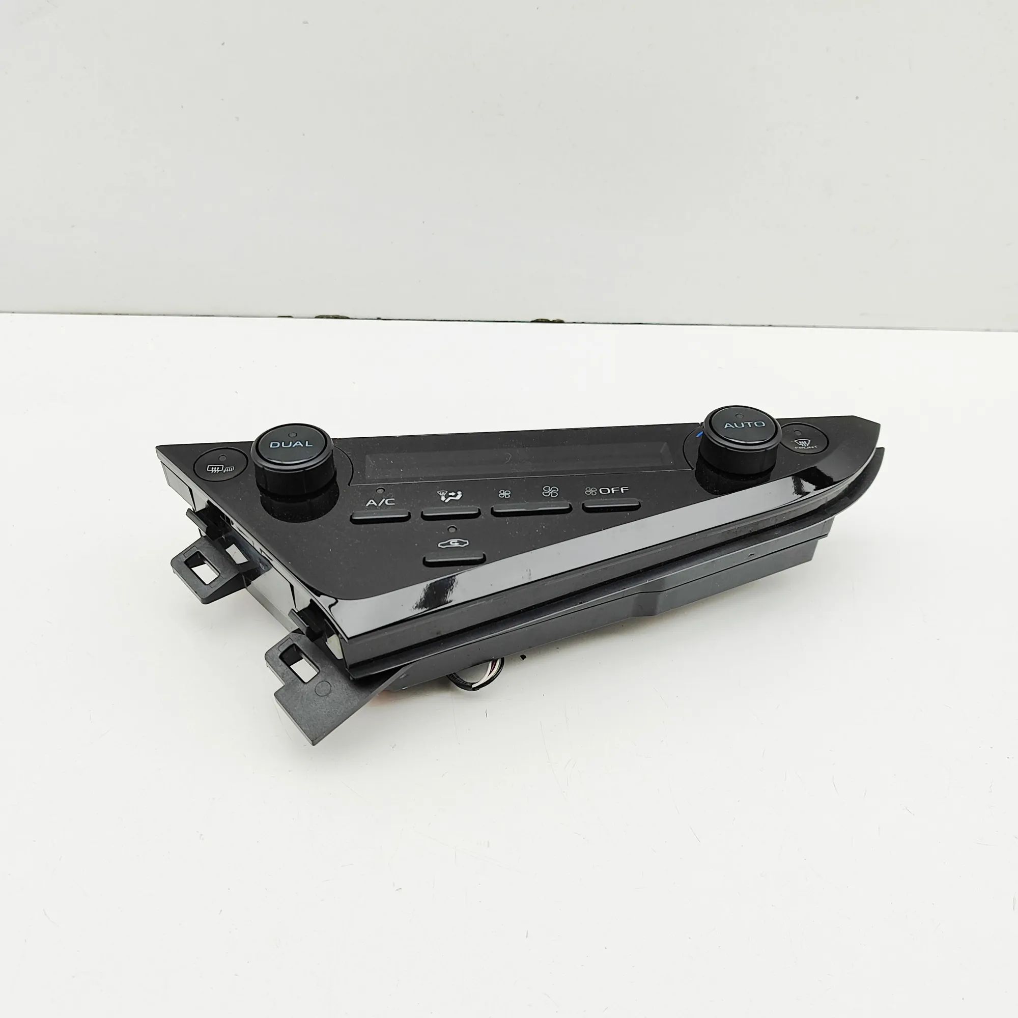 Toyota Camry Climate control unit Climate control unit — TOYOTA CAMRY (_V7_) (201...