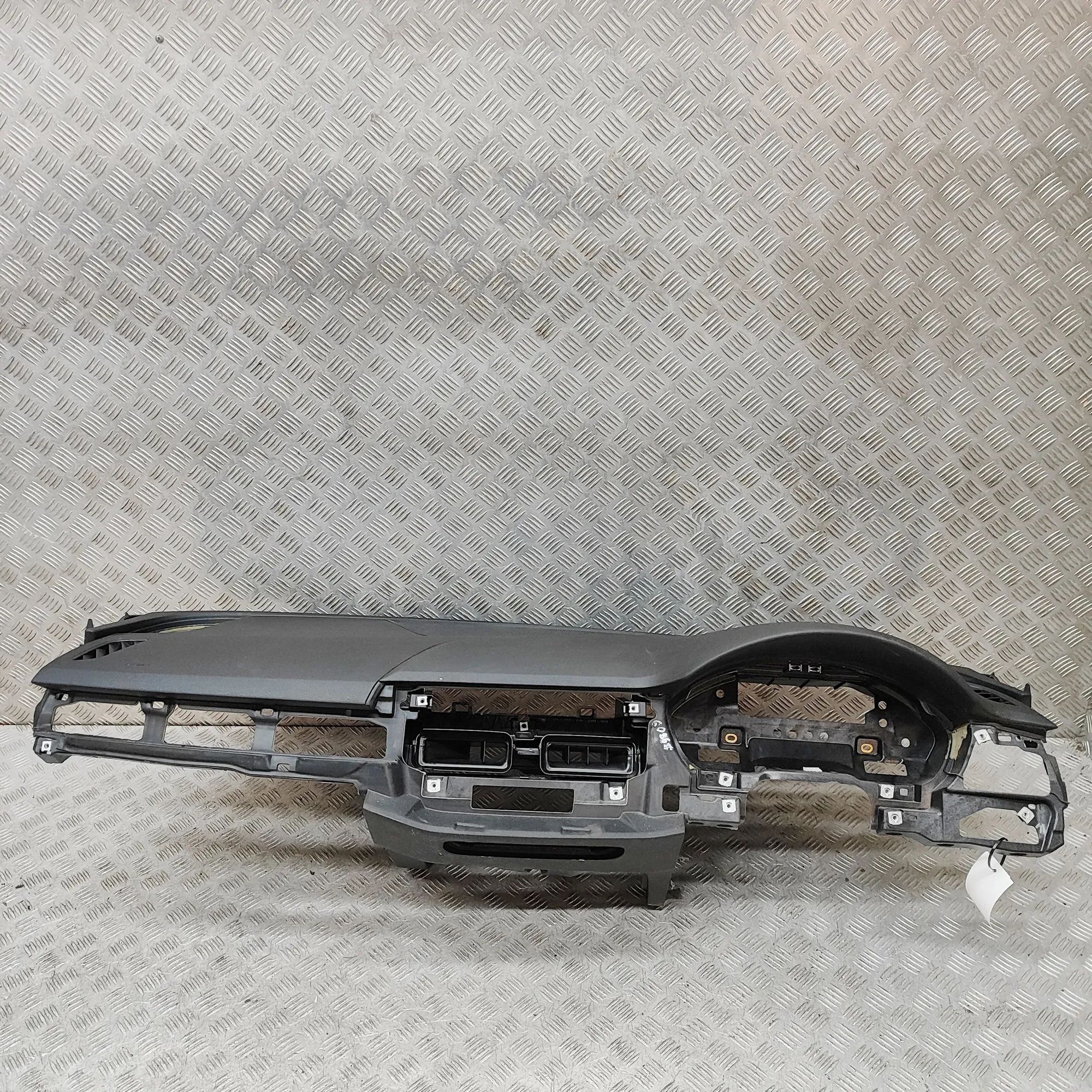Audi A4 (B8) Dashboard Dashboard — AUDI A4 (8W, B9) (2015-PRESENT) — 8...