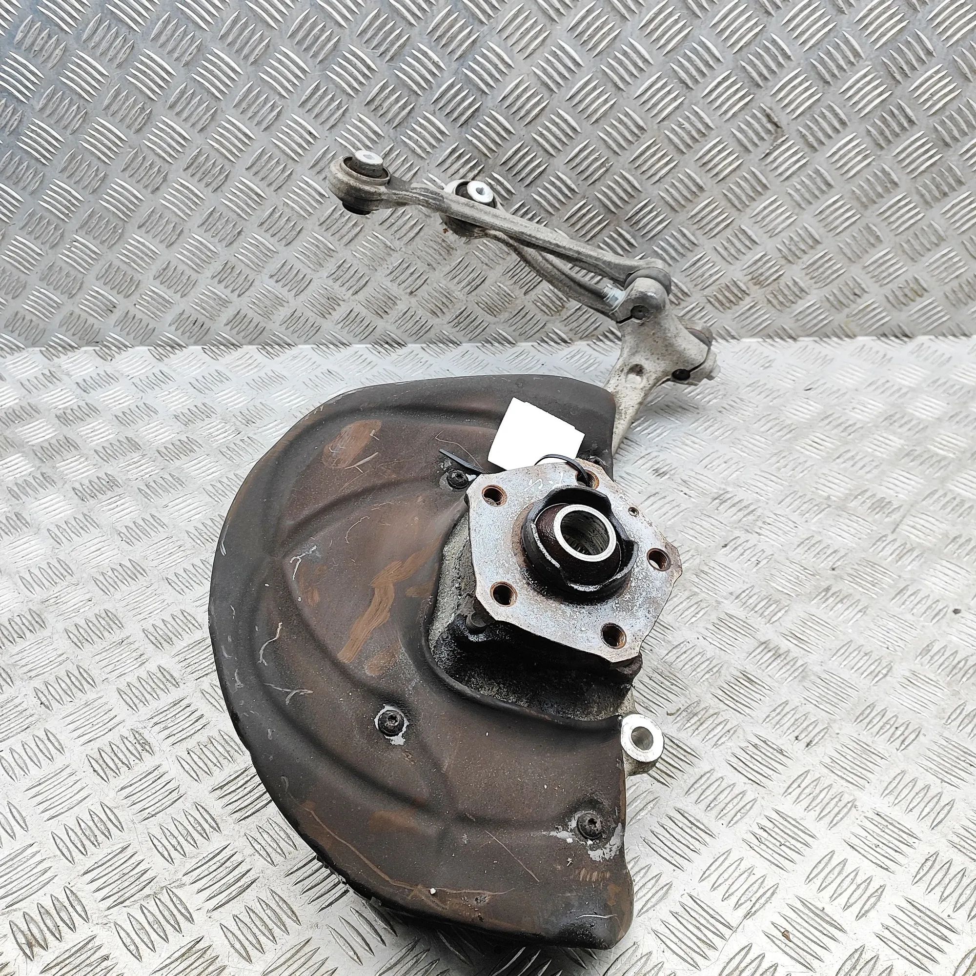 Audi Q5 (FY) Front Left Wheel Hub Front Left Wheel Hub — AUDI Q5 (FYB, FYG, FYT) ...