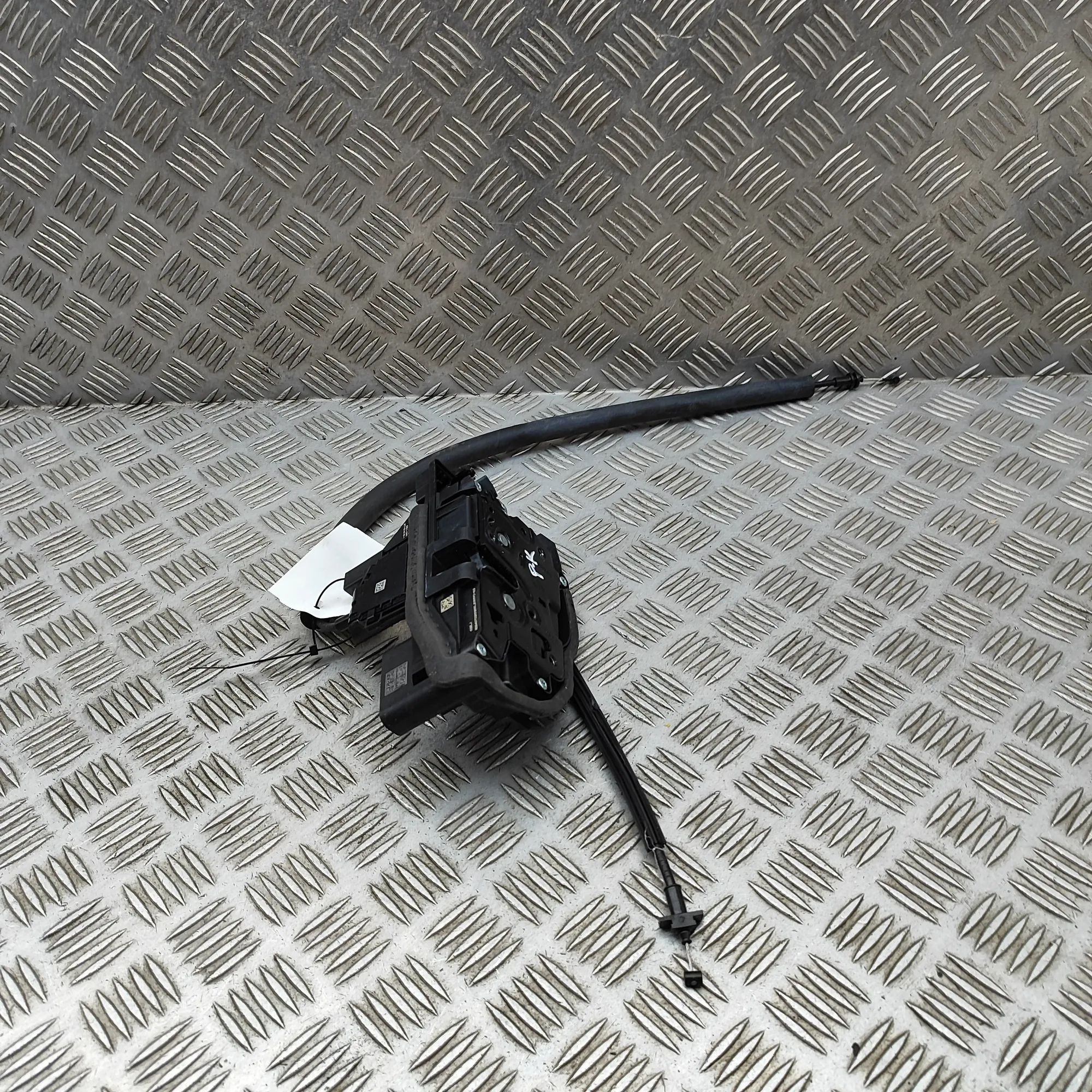 Land Rover Defender Door lock — front left Door lock — front left — LAND ROVER DEFENDER (S...