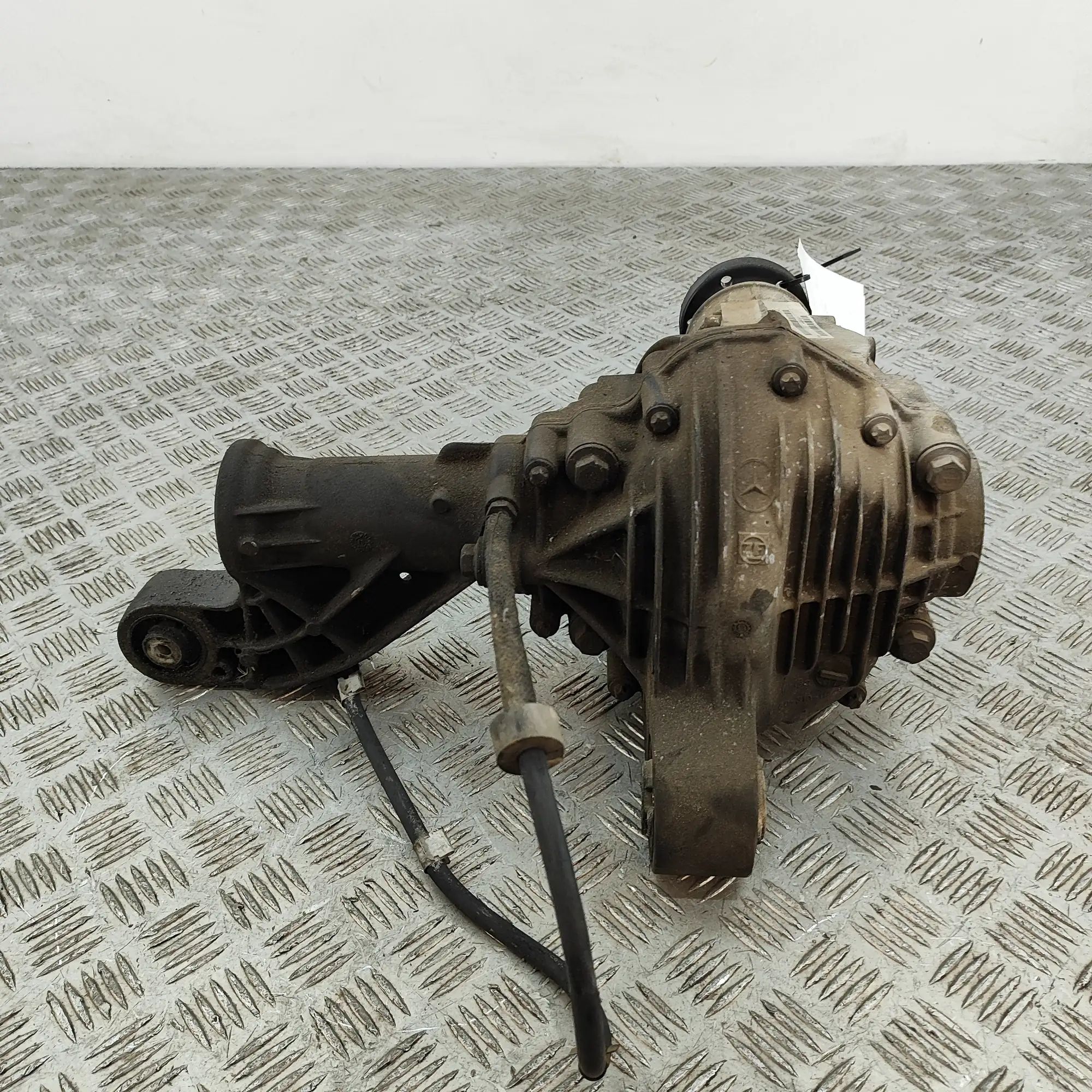 Mercedes-Benz A (W176) передний редуктор Front differential — MERCEDES BENZ GL-CLASS (X1...