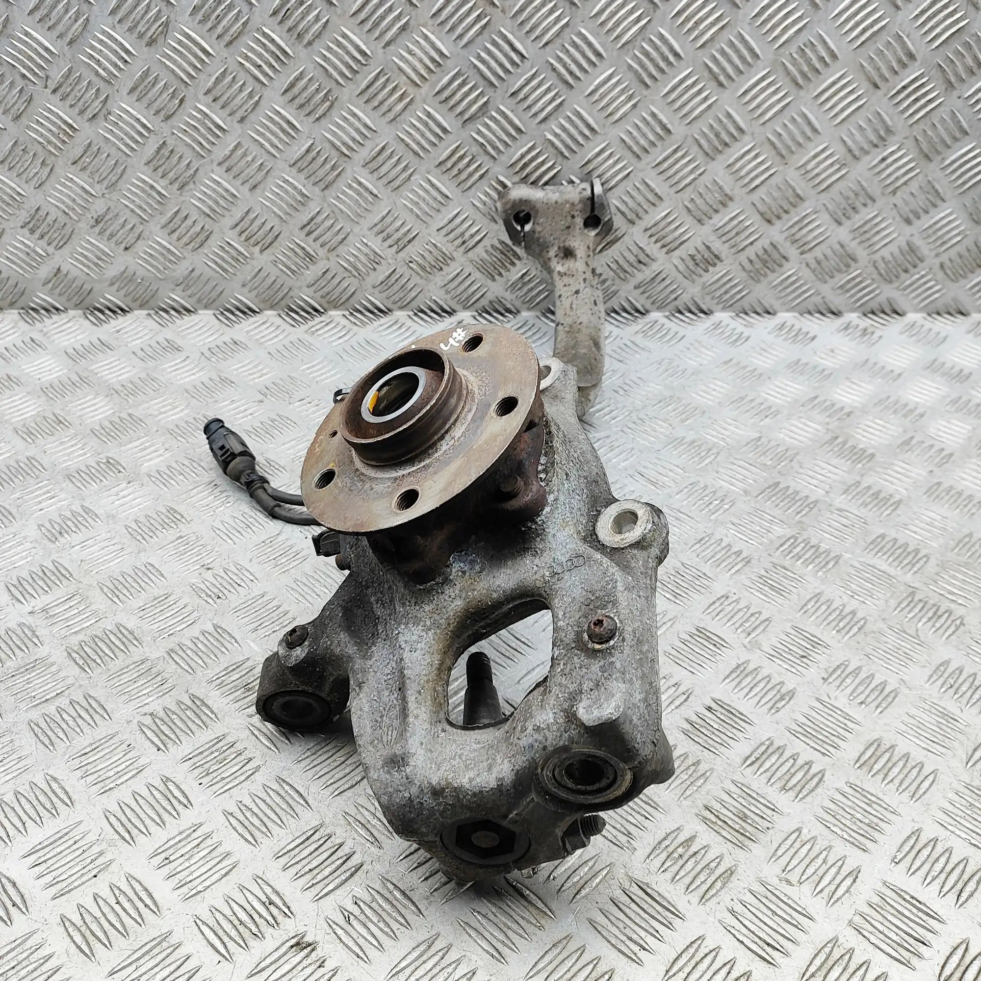 Audi A5 (B8) Front Left Wheel Hub
