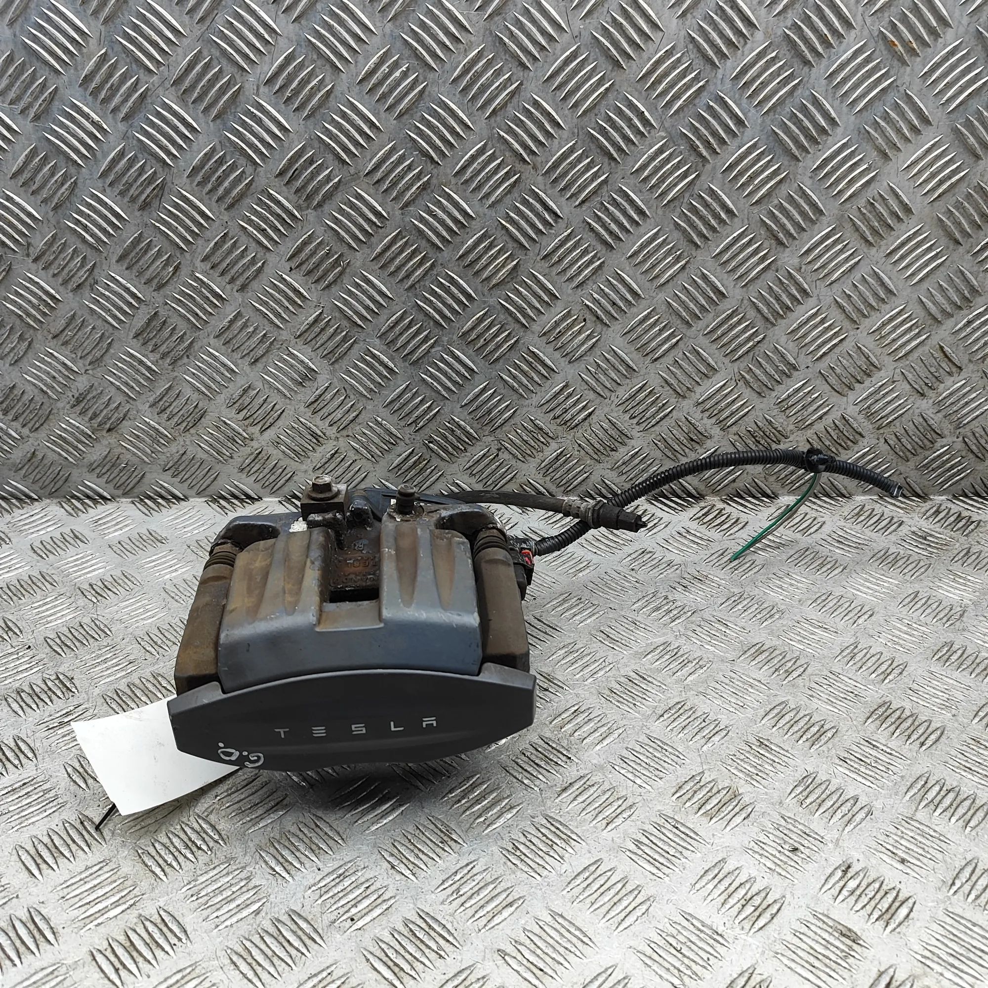 Tesla Model X Brake caliper — rear right Brake caliper — rear right — TESLA MODEL X (5YJ...