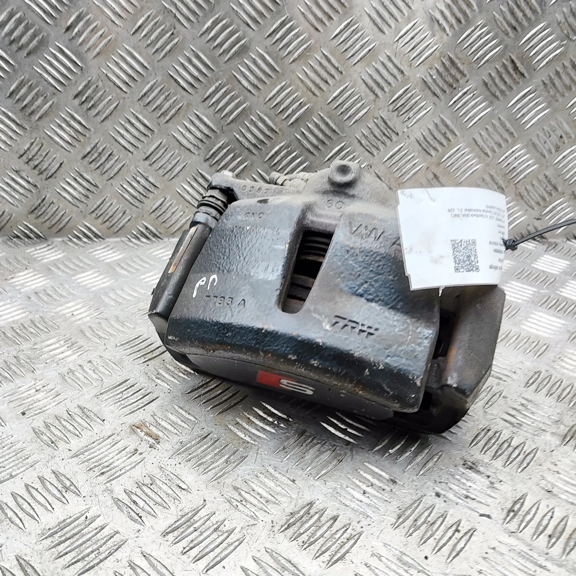 Audi A3 (8V) Brake caliper — front right Brake caliper — front right — AUDI A3 (8V_) (20...