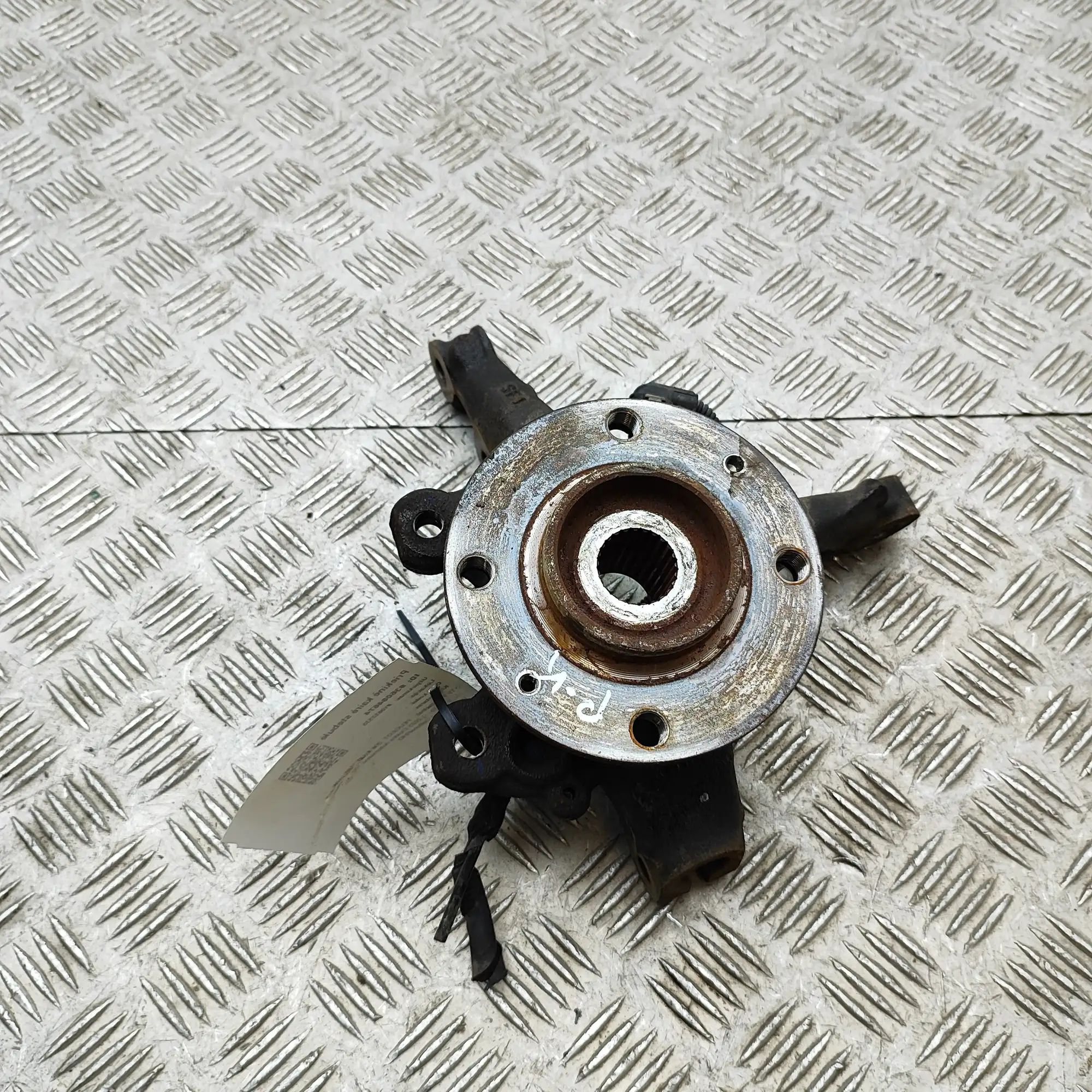 Peugeot 208 Front Left Wheel Hub Front Left Wheel Hub — PEUGEOT 208 (P21) (2019-...