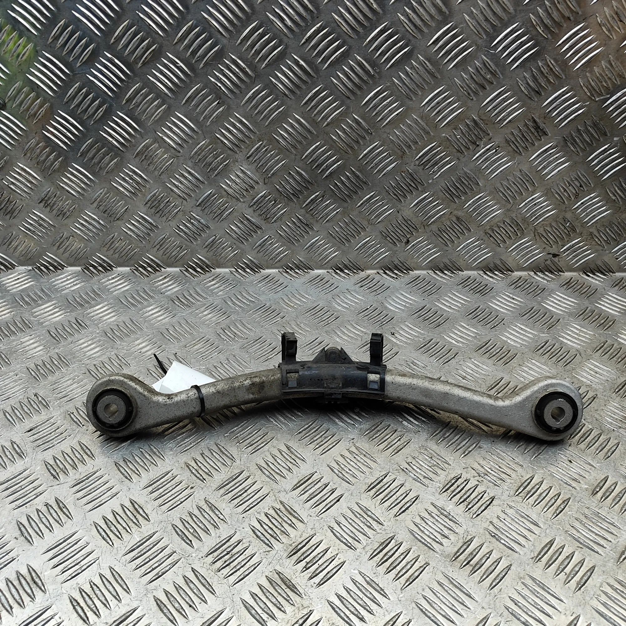 Mercedes-Benz GLE (W167) Rear Right Control Arm Rear Right Control Arm — MERCEDES BENZ GLE (W16...