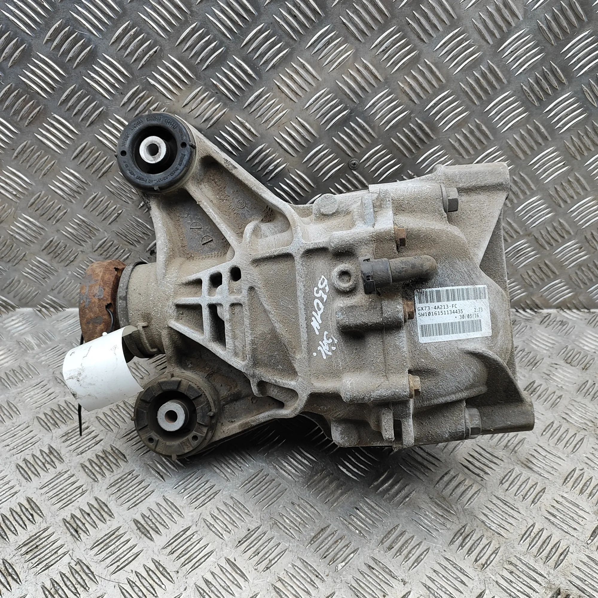 Jaguar XE takatasauspyörästö Rear differential — JAGUAR XE (X760) (2015-2024...
