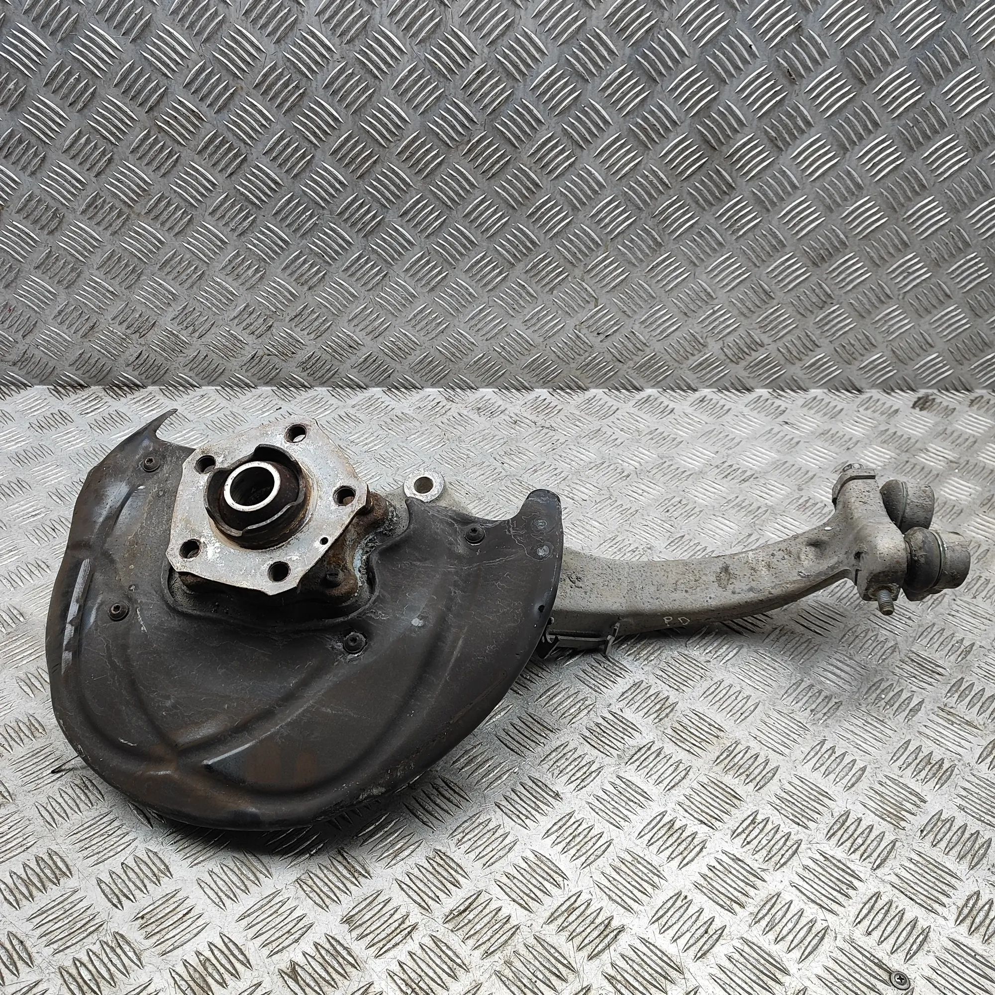 Audi Q7 (4M) Front Right Wheel Hub Front Right Wheel Hub — AUDI Q7 (4M) (2015-PRES...