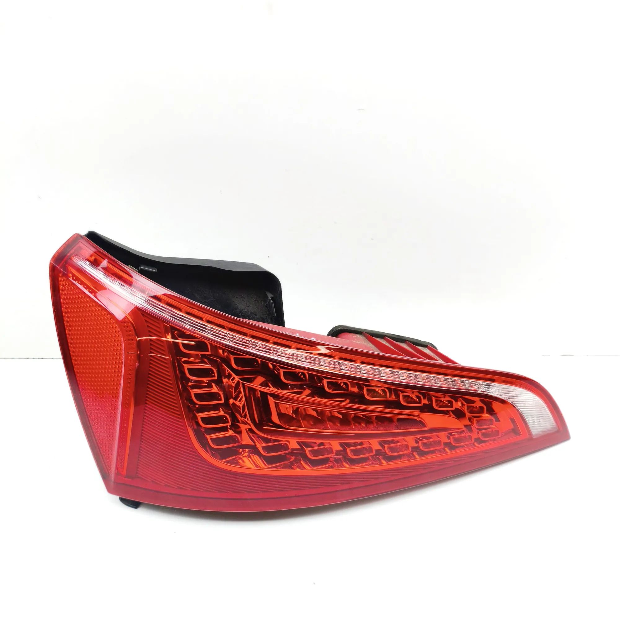 Audi Q5 (8R) Rear Left Tail Light Rear Left Tail Light — AUDI Q5 (8R) (2008-2016)...