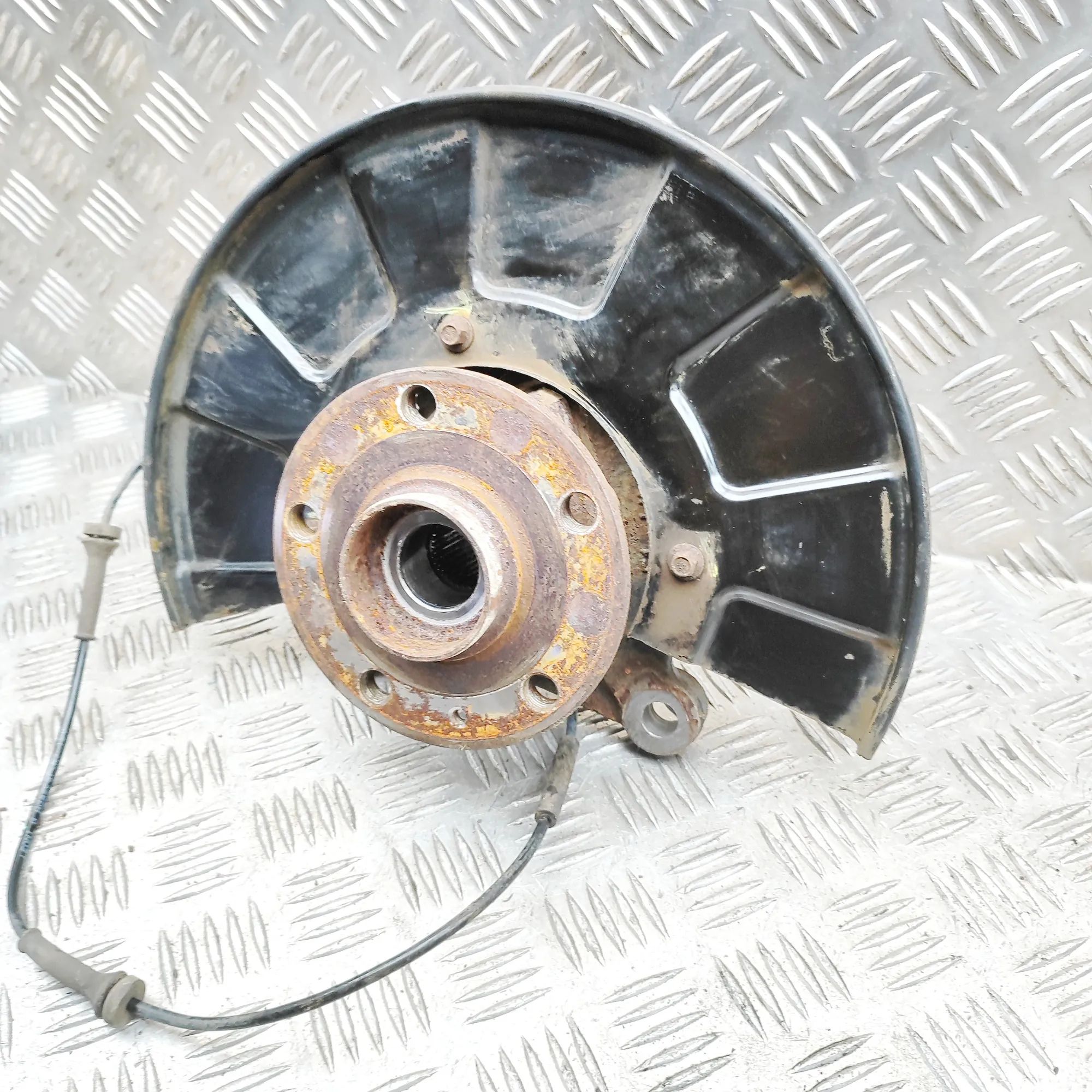 MG ZS Front Left Wheel Hub Front Left Wheel Hub — MG ZS (SUV) (2017-PRESEN...