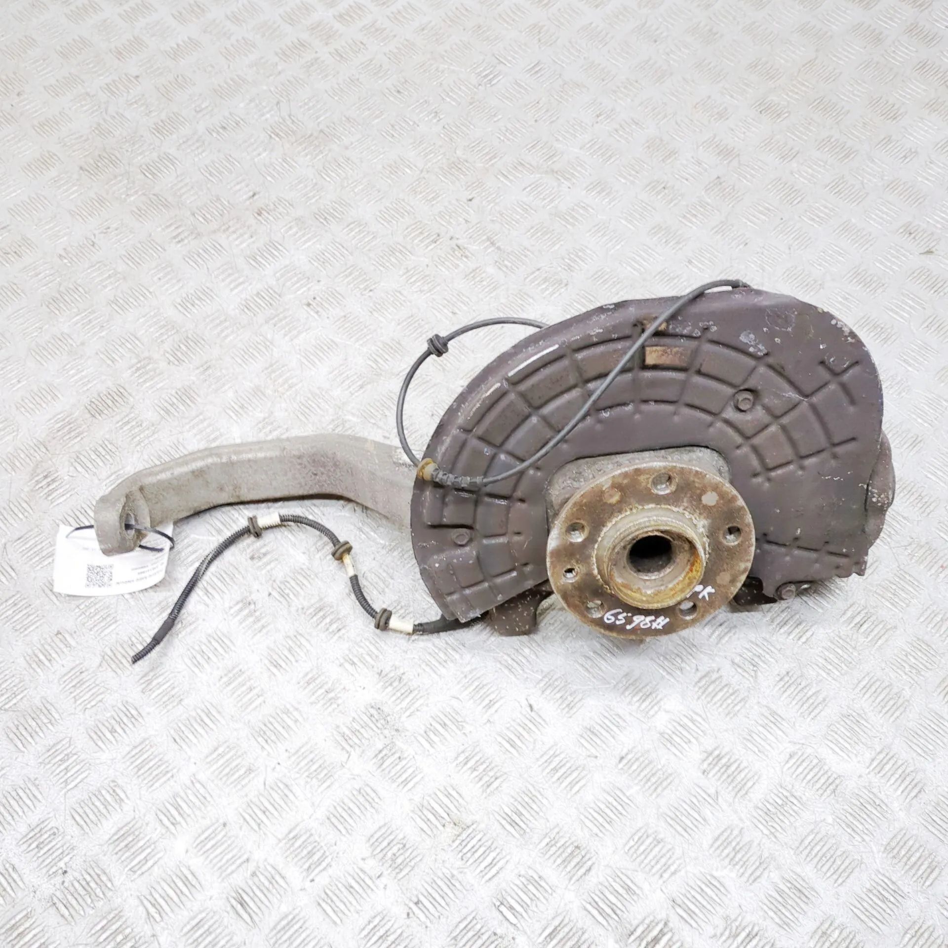 Maserati Ghibli Front Left Wheel Hub Front Left Wheel Hub — MASERATI GHIBLI (M157) (...