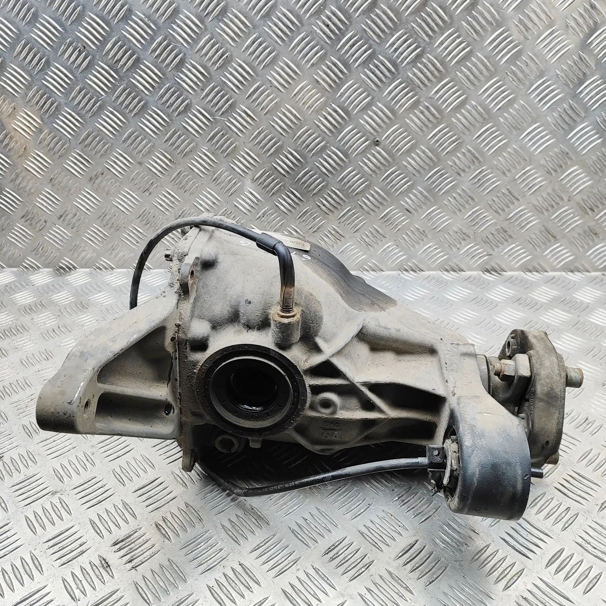 Mercedes-Benz ML / GLE (W166) rear differential Rear differential — MERCEDES BENZ GLE (W166) (2...