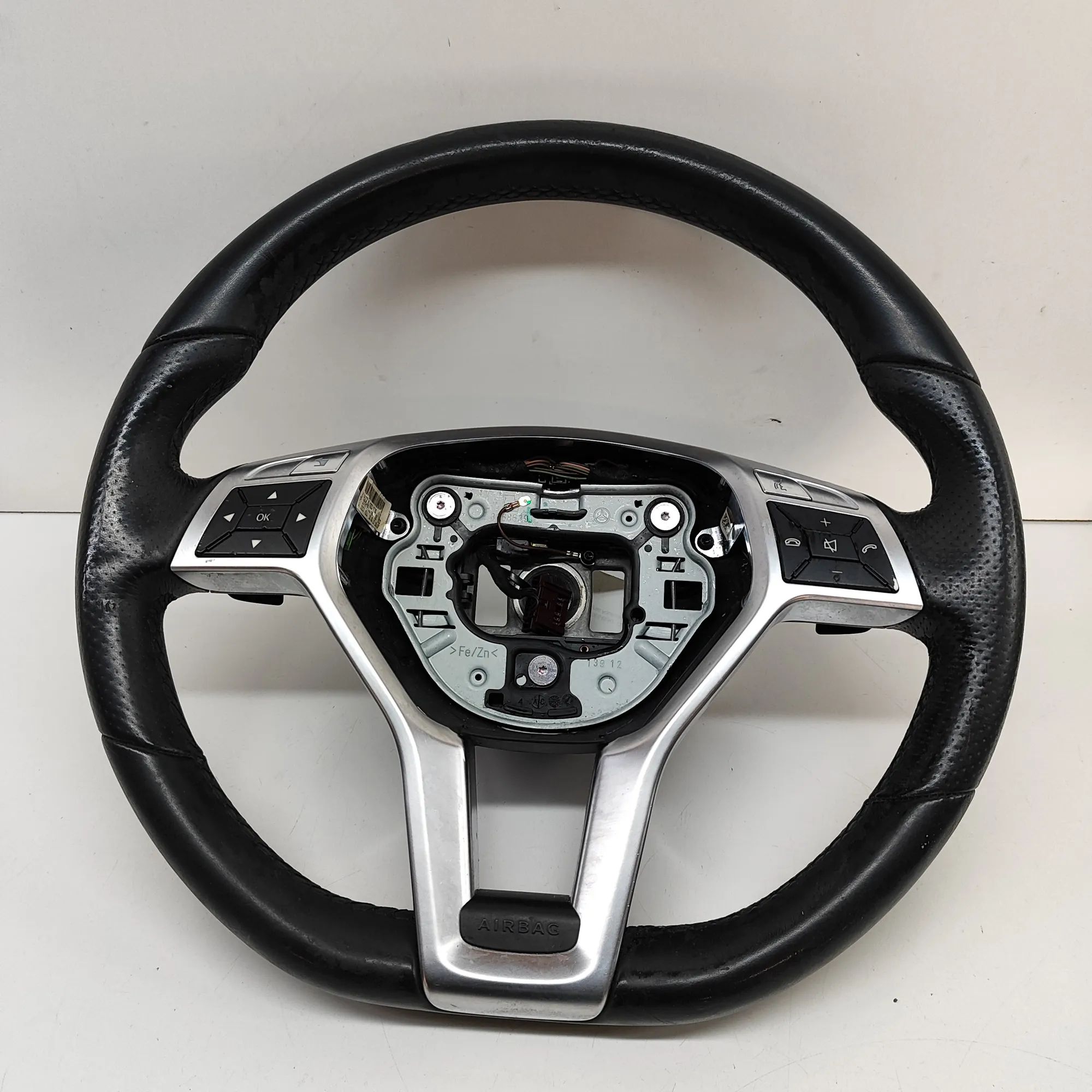 Mercedes-Benz CLS (C218) steering wheel Steering Wheel — MERCEDES BENZ CLS (C218) (2010...