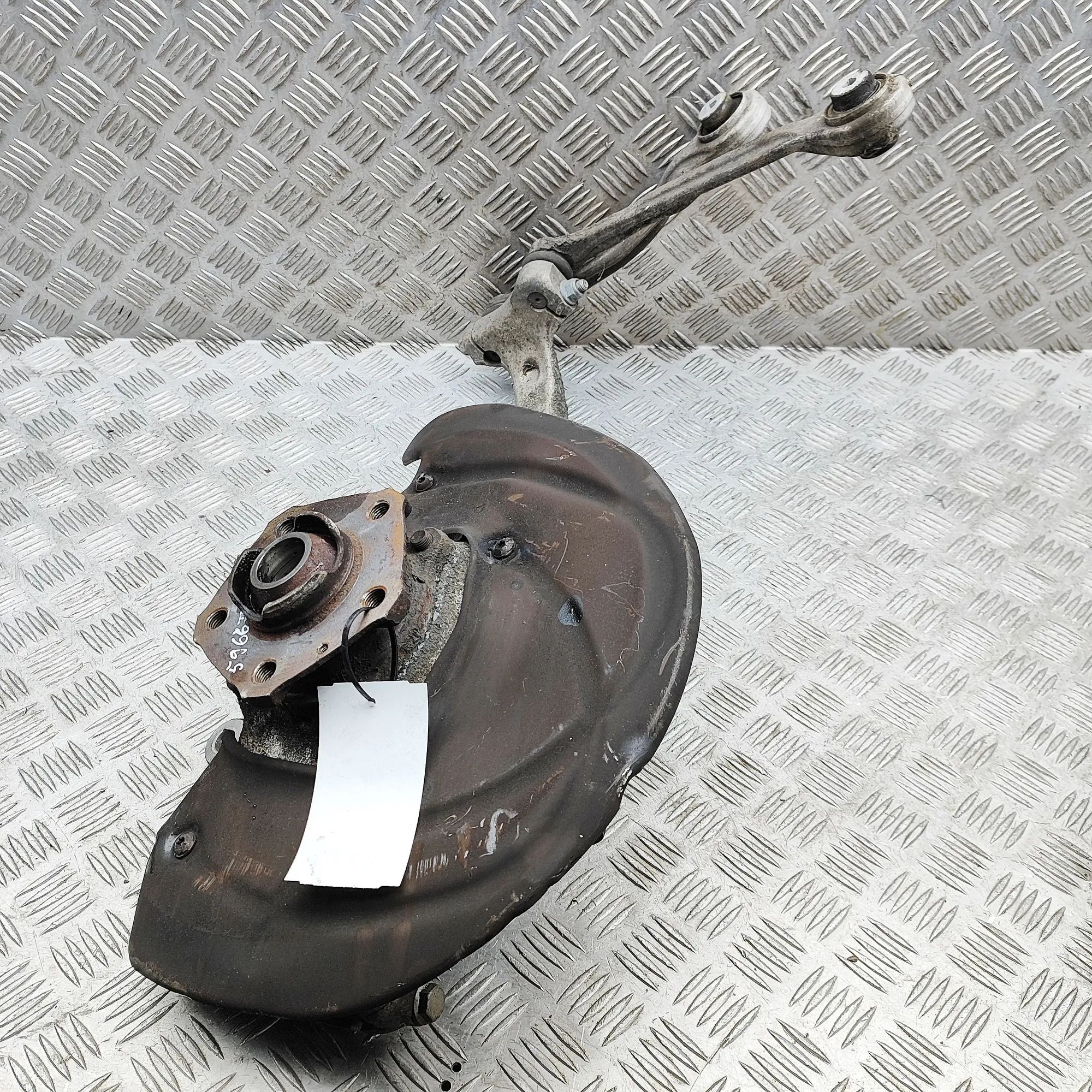 Audi Q5 (FY) Front Right Wheel Hub Front Right Wheel Hub — AUDI Q5 (FYB, FYG, FYT)...