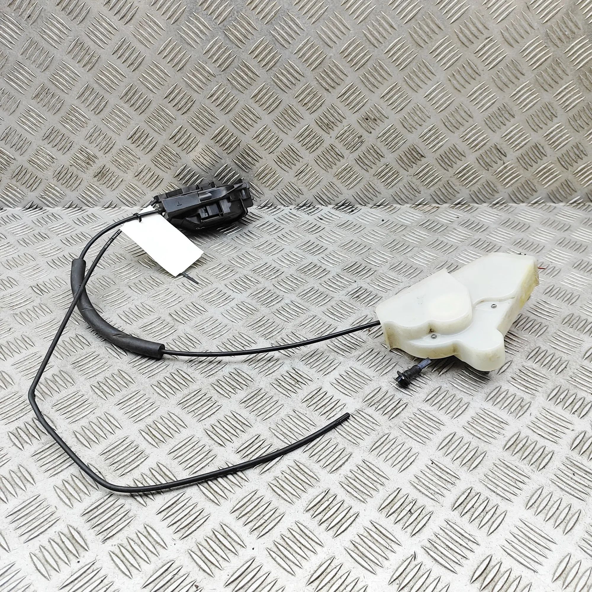 Tesla Model X Door lock — rear right Door lock — rear right — TESLA MODEL X (5YJX) (...