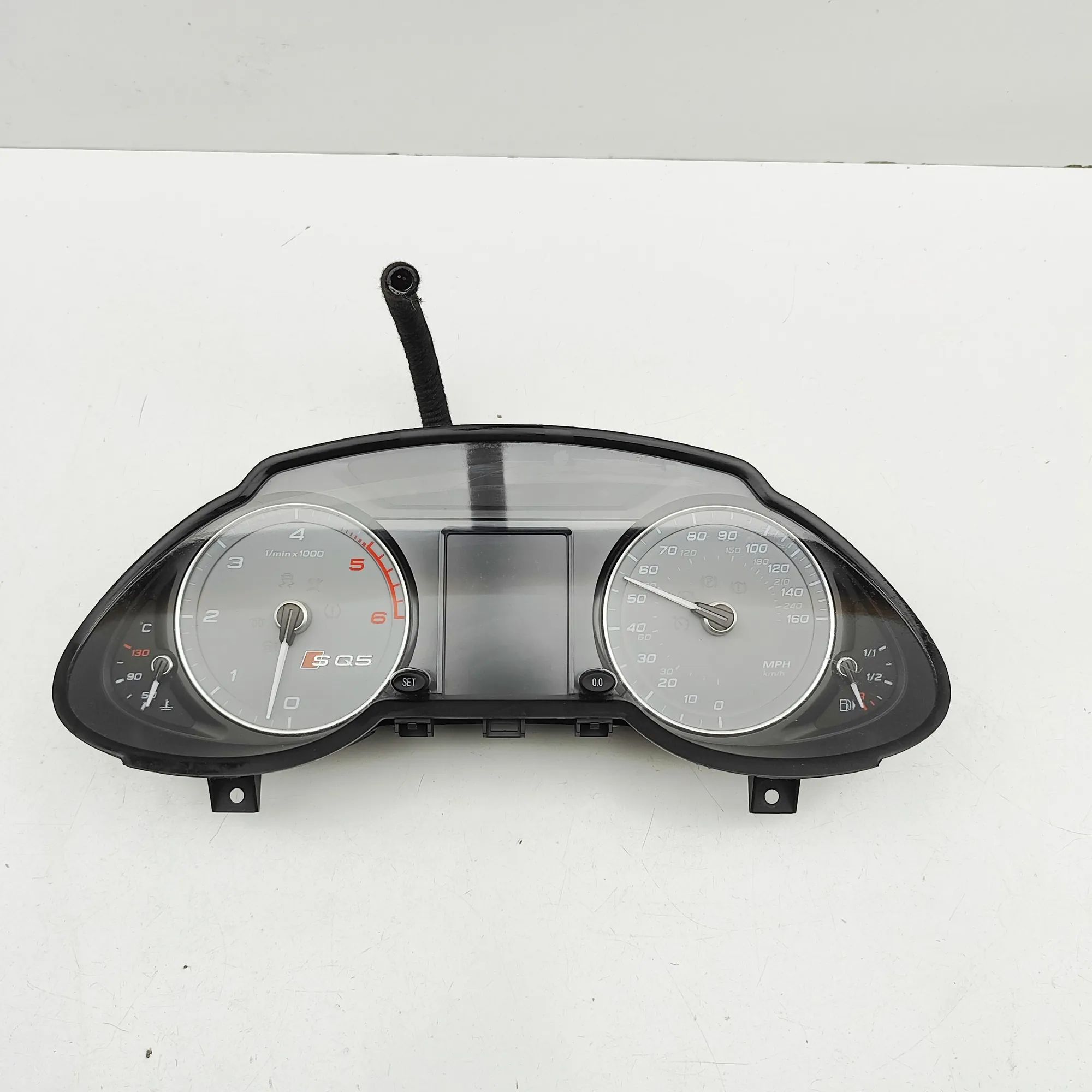Audi Q5 (8R) Instrument Cluster Speedometer Instrument Cluster Speedometer — AUDI Q5 (8R) (...