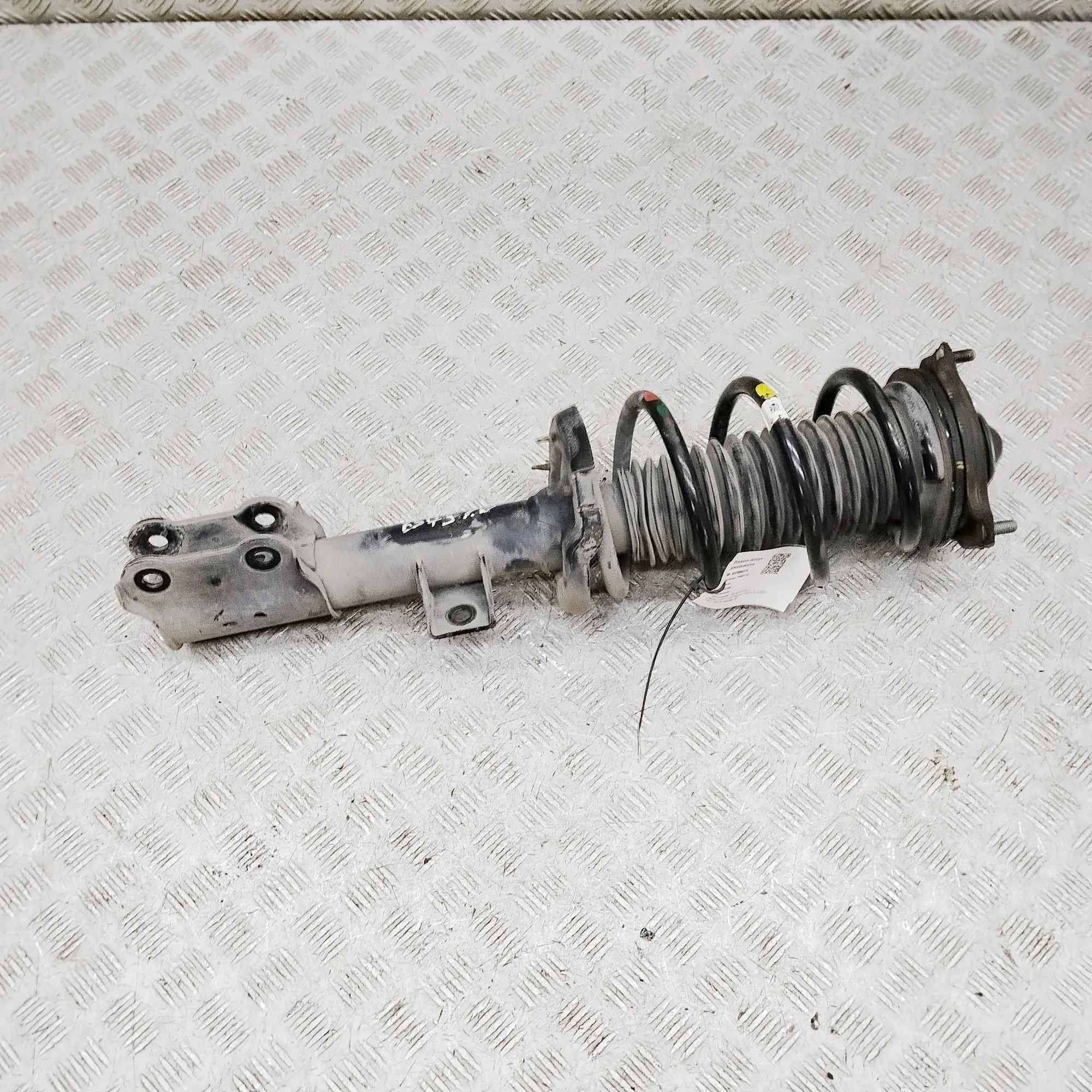 Kia Sportage Shock absorber — front right Shock absorber — front right — KIA SPORTAGE (V ...