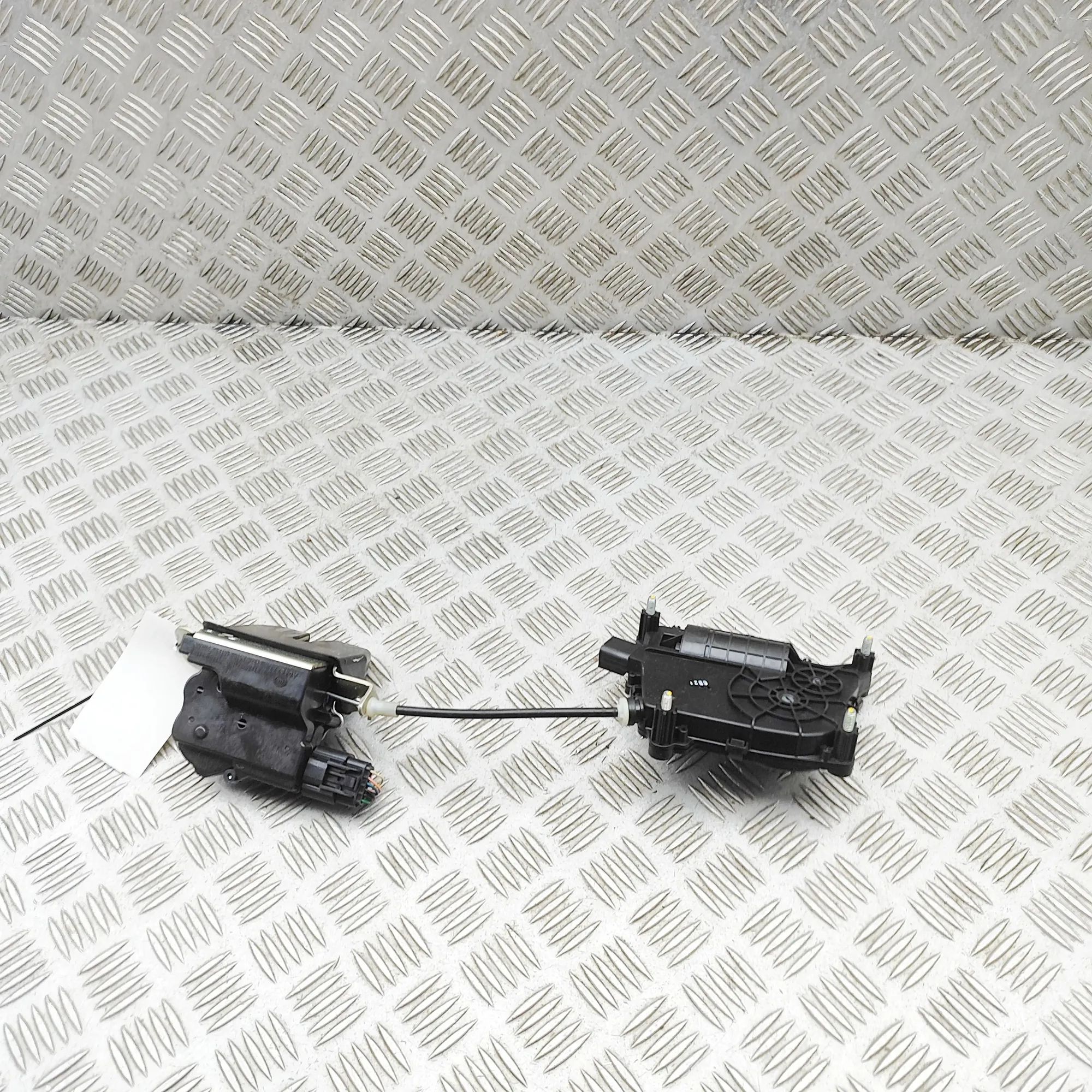Hyundai Santa Fe Tailgate Boot Lock Tailgate Boot Lock — HYUNDAI SANTA FE (DM) (201...