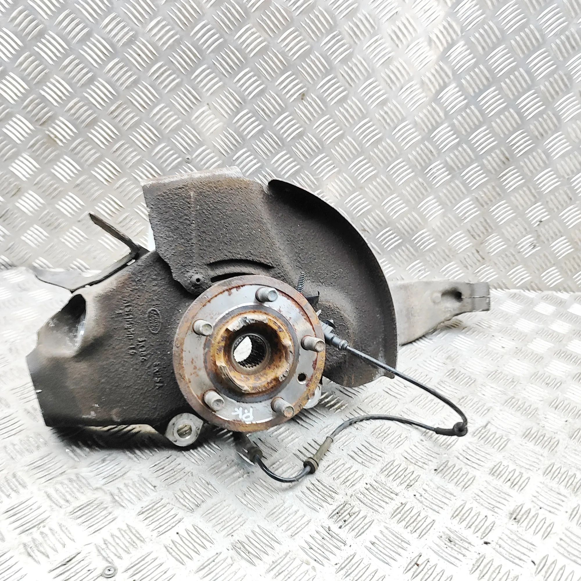 Land Rover Range Rover Sport (L494) Front Left Wheel Hub Front Left Wheel Hub — LAND ROVER RANGE ROVER S...