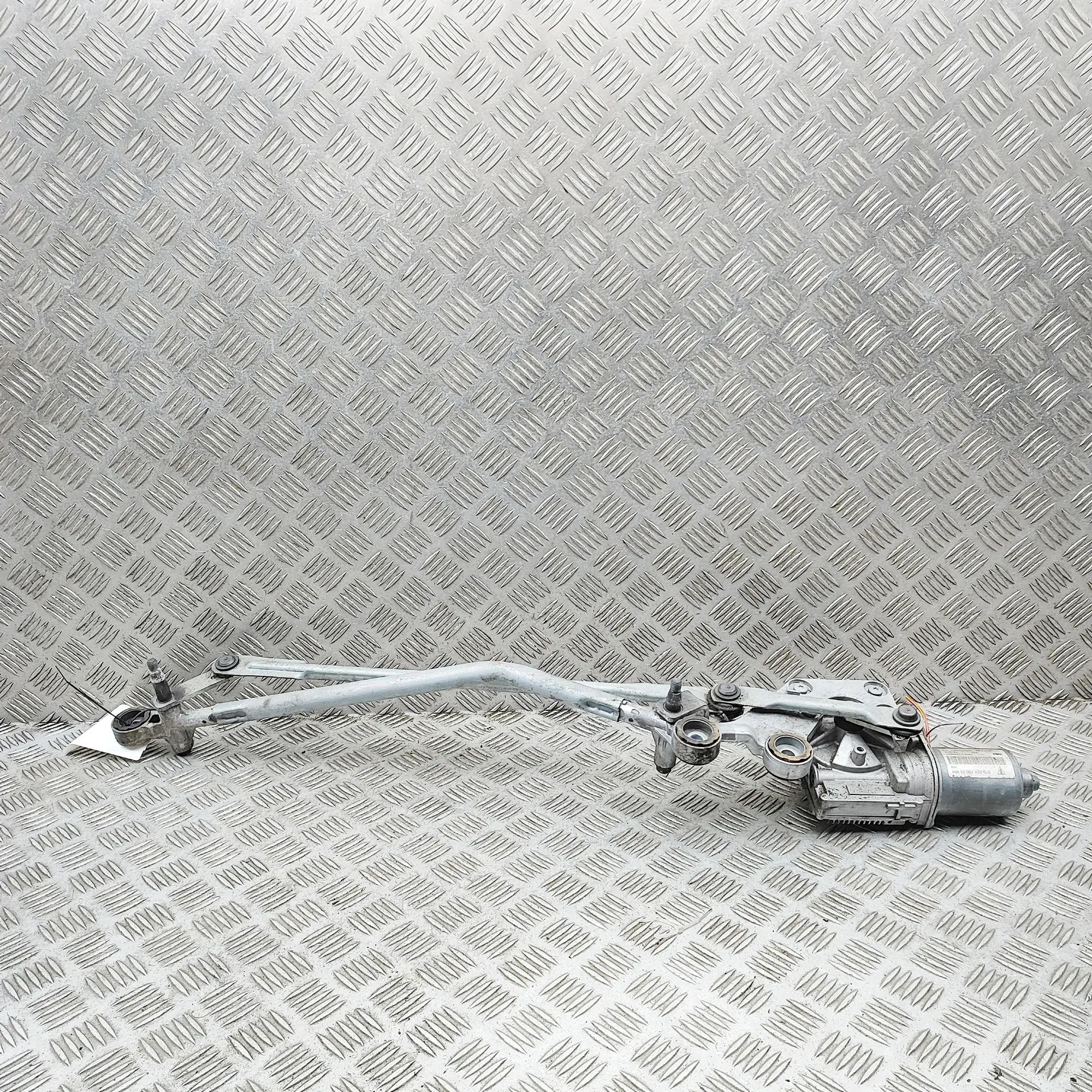 Porsche Panamera Front Wiper Arms