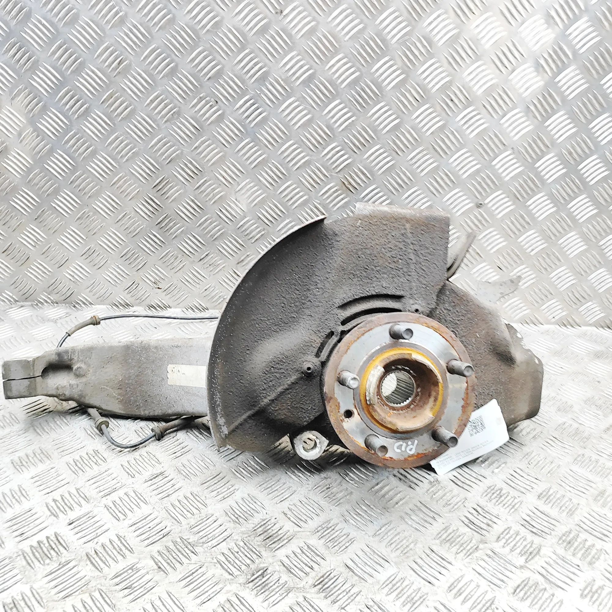 Land Rover Range Rover Sport (L494) Front Right Wheel Hub Front Right Wheel Hub — LAND ROVER RANGE ROVER ...
