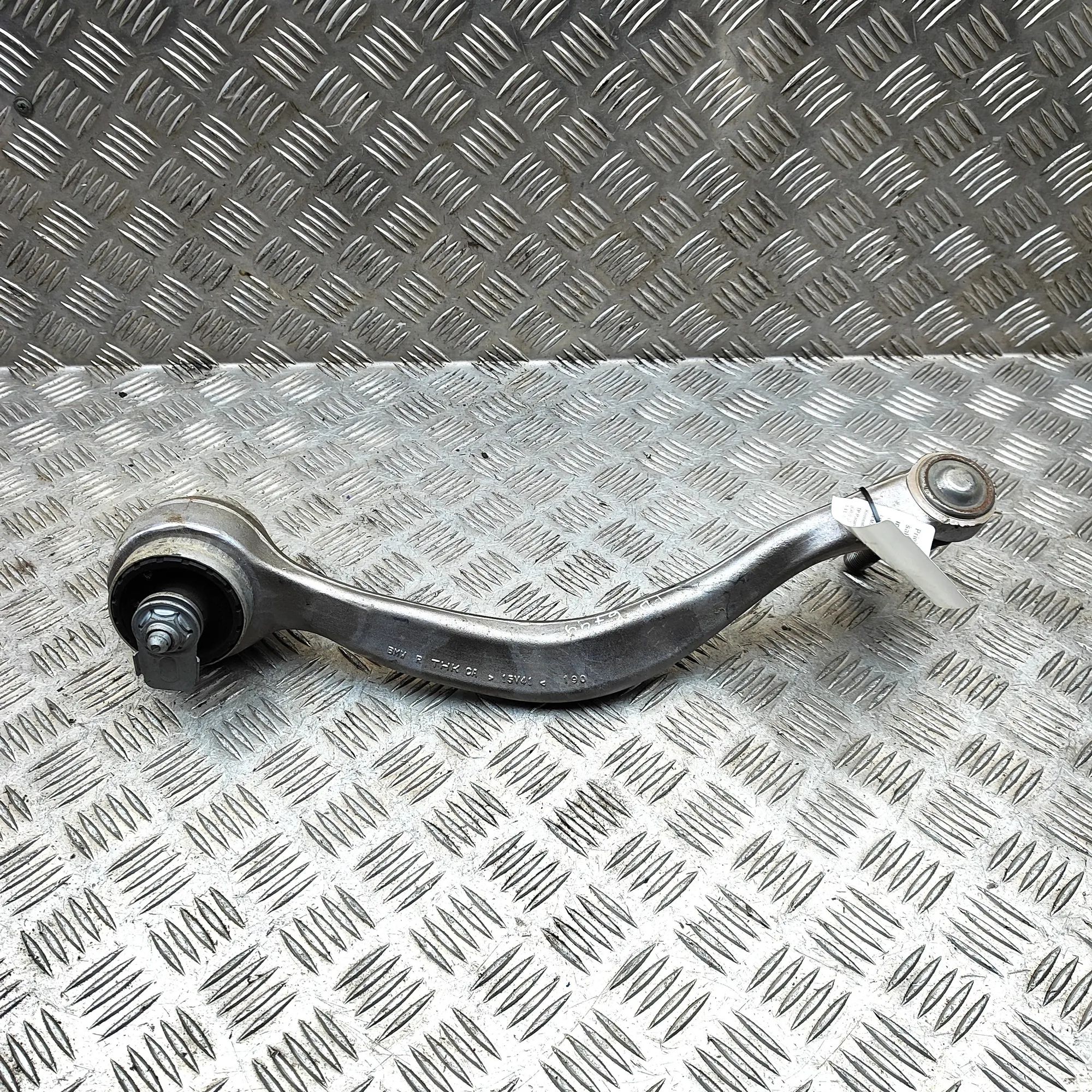 BMW X5 (G05) Front Right Curved Control Arm Front Right Curved Control Arm — BMW X5 (G05, F...
