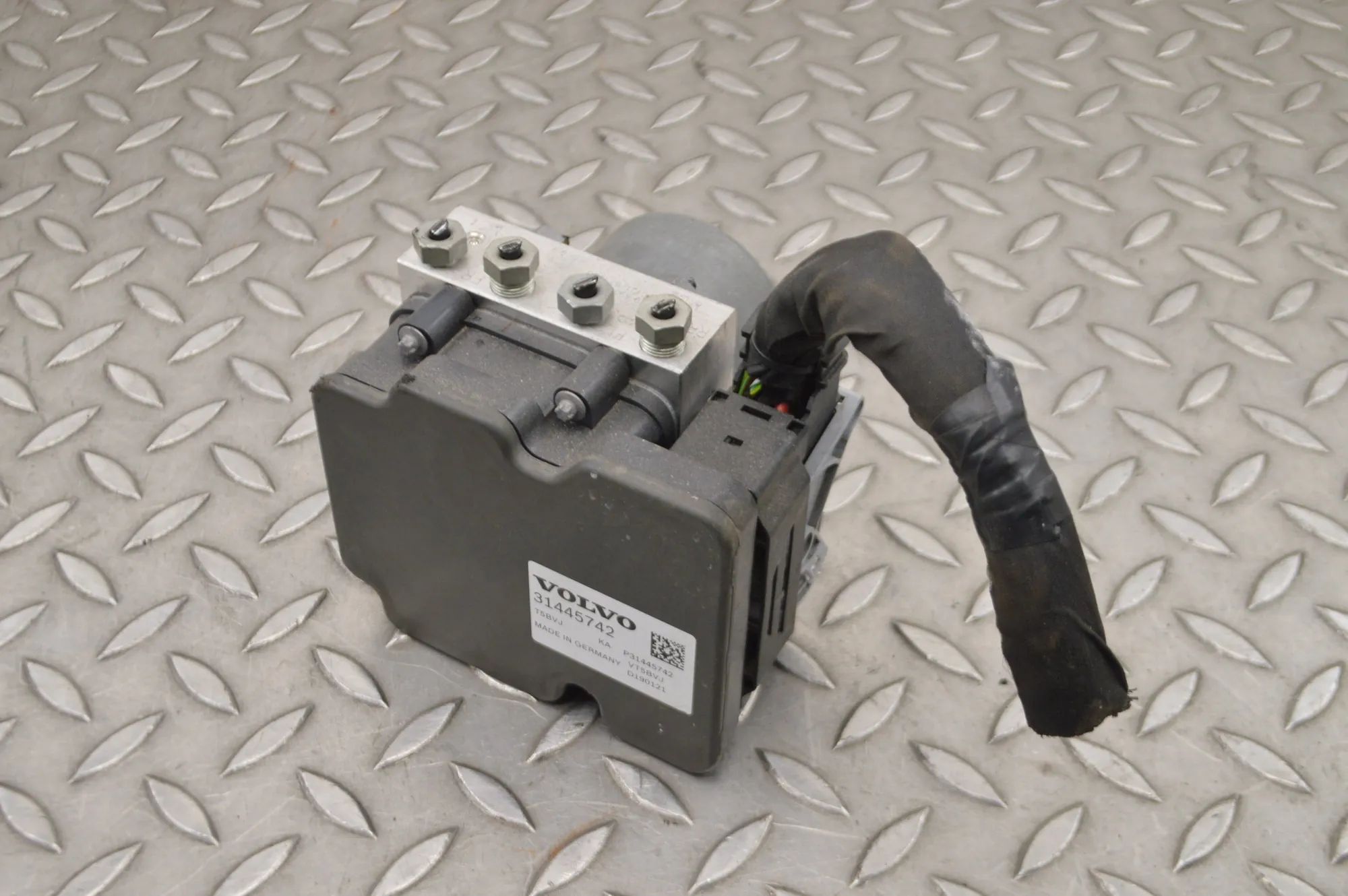 Volvo XC40 / EX40 ABS hydraulic pump ABS Pump — VOLVO XC40 (2018-2024) — 4092646,314...