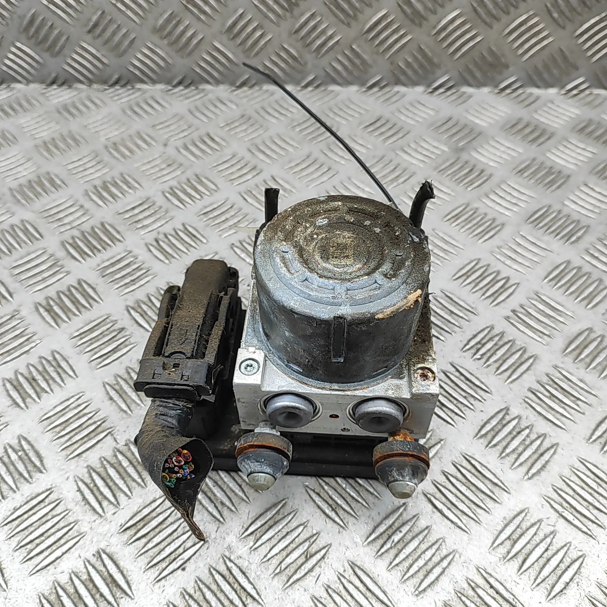 Subaru Outback ABS hydraulic pump ABS Pump — SUBARU LEGACY VI / Outback (2014-201...