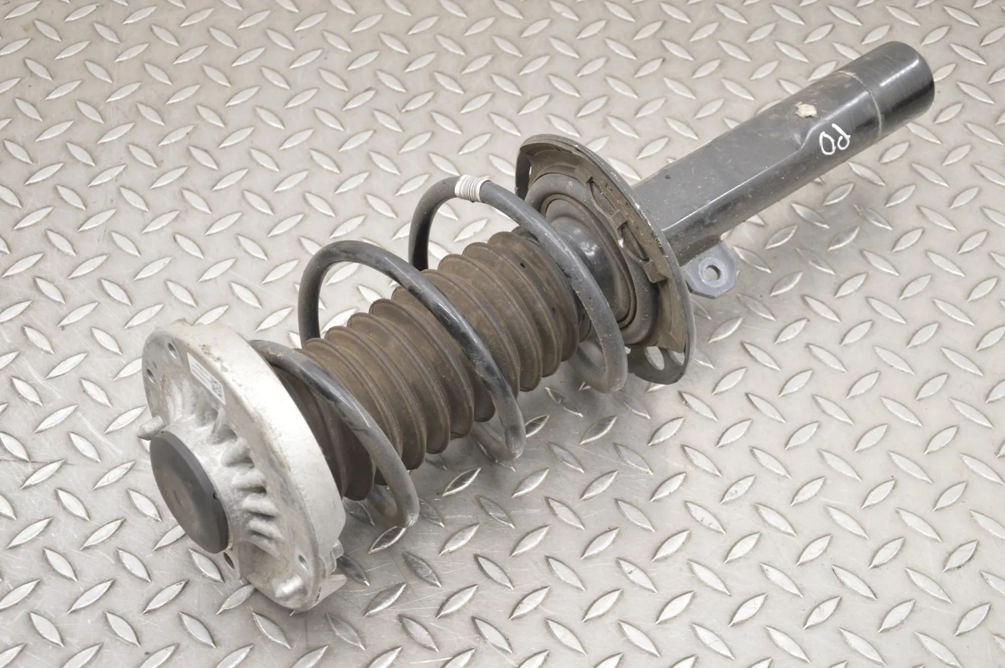 BMW 2 (F44) Shock absorber — front right Shock absorber — front right — BMW 2 SERIES (Gr...