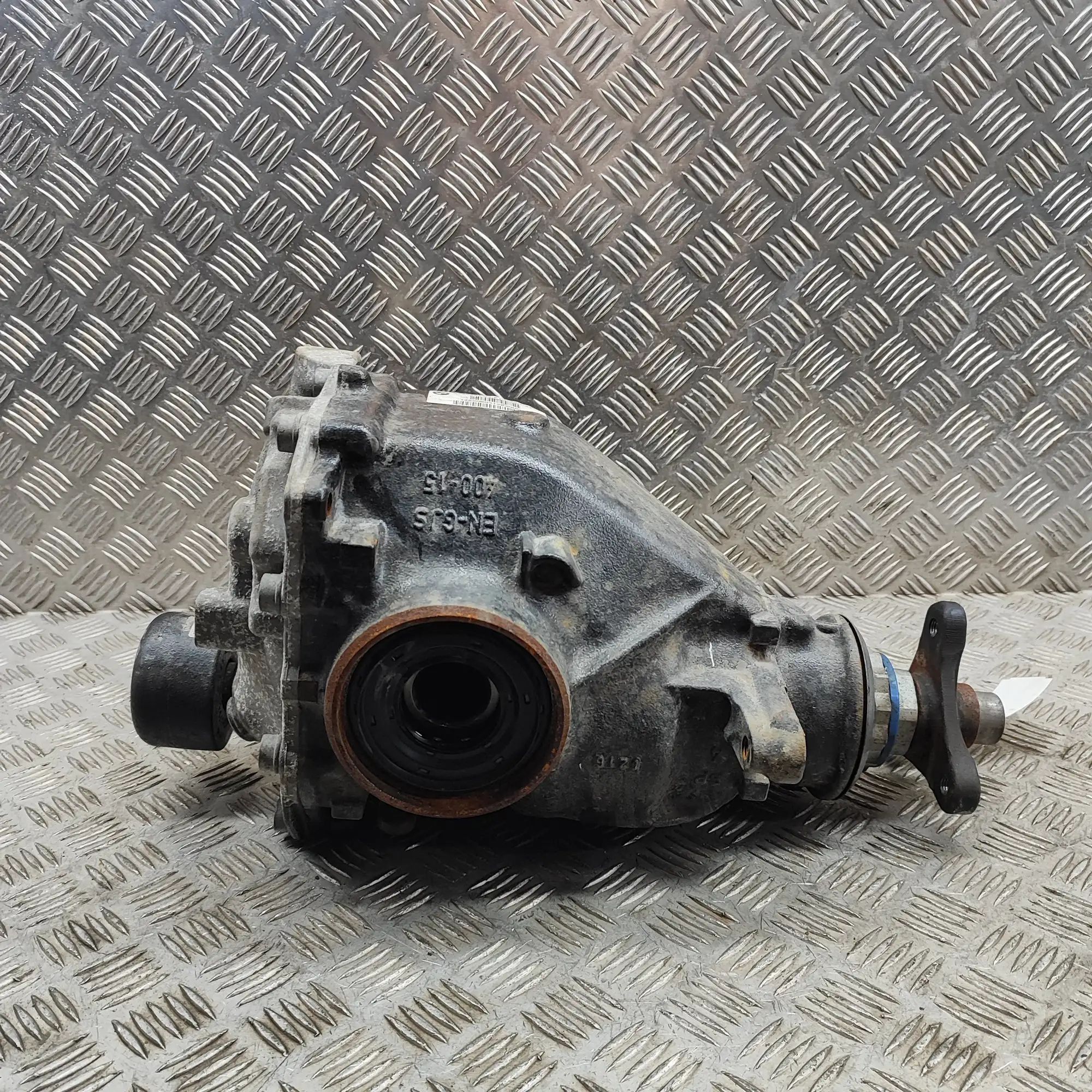 BMW X3 / iX3 (G01) takatasauspyörästö Rear differential — BMW X3 (G01) (2017-PRESENT)...