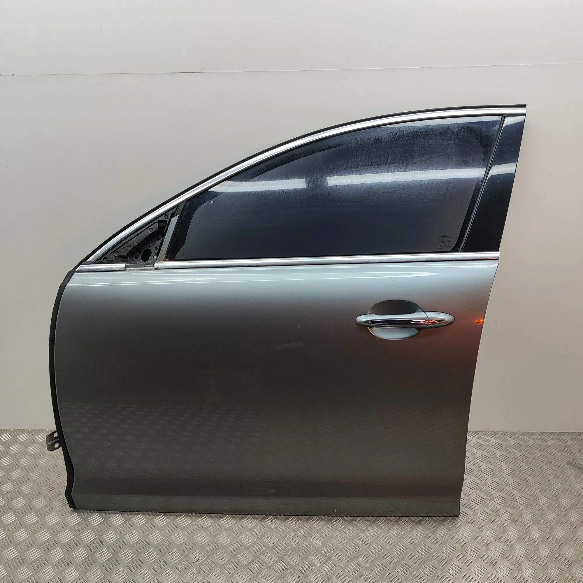 Jaguar XJ Door — front left Door — front left — JAGUAR XJ (X351) (2009-2019...