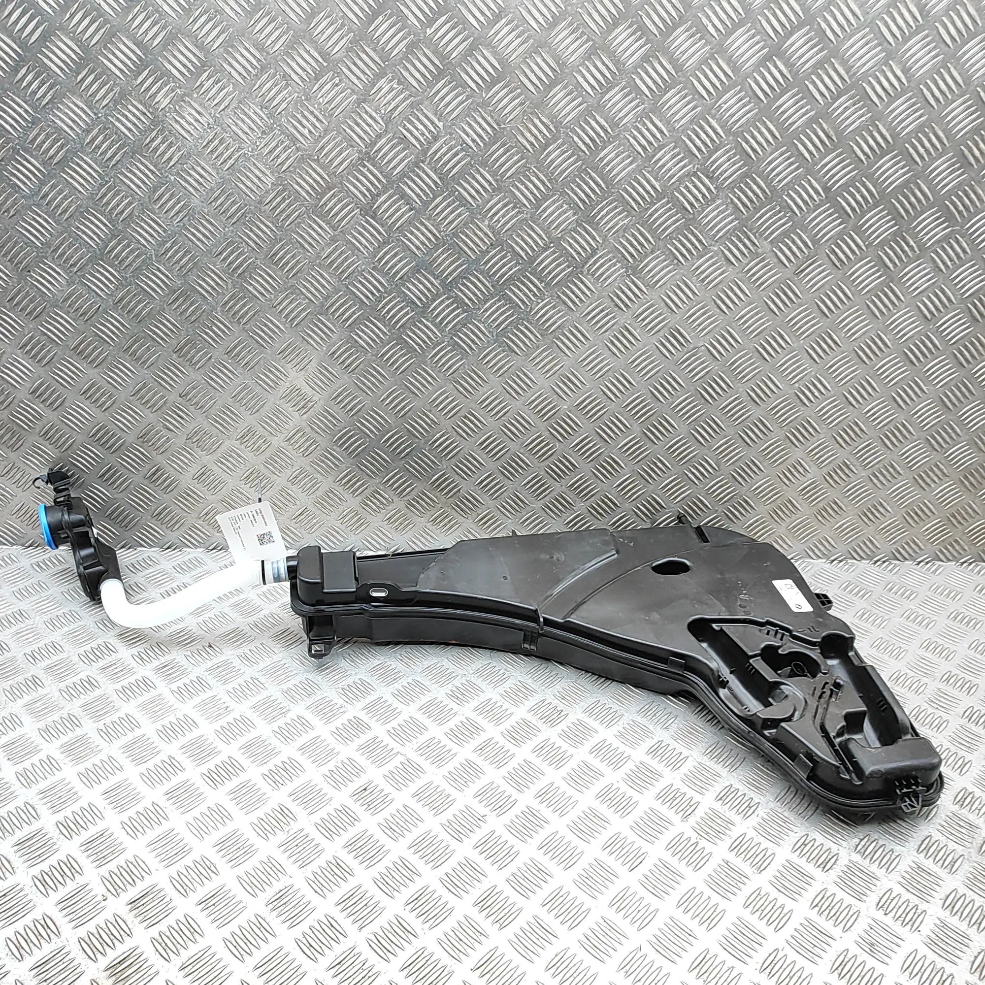 BMW X6 (G06) Window Washer Tank Window Washer Tank — BMW X6 (G06, F96) (2019-PR...