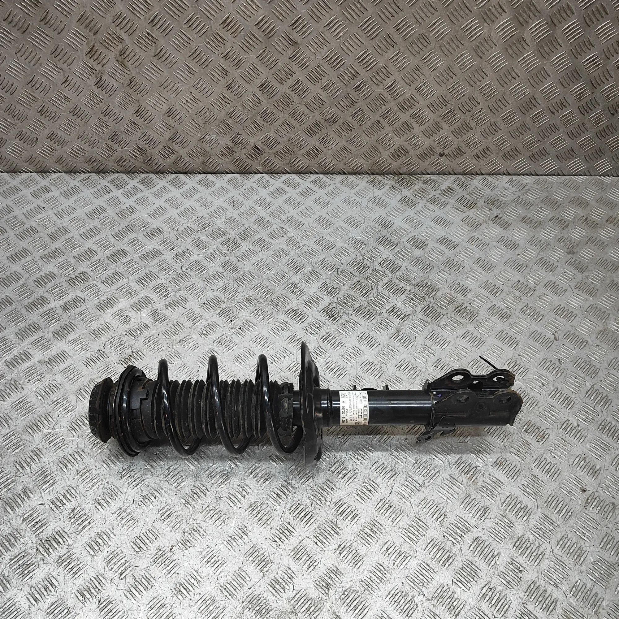 Toyota Yaris Shock absorber — front right Shock absorber — front right — TOYOTA YARIS (CR...