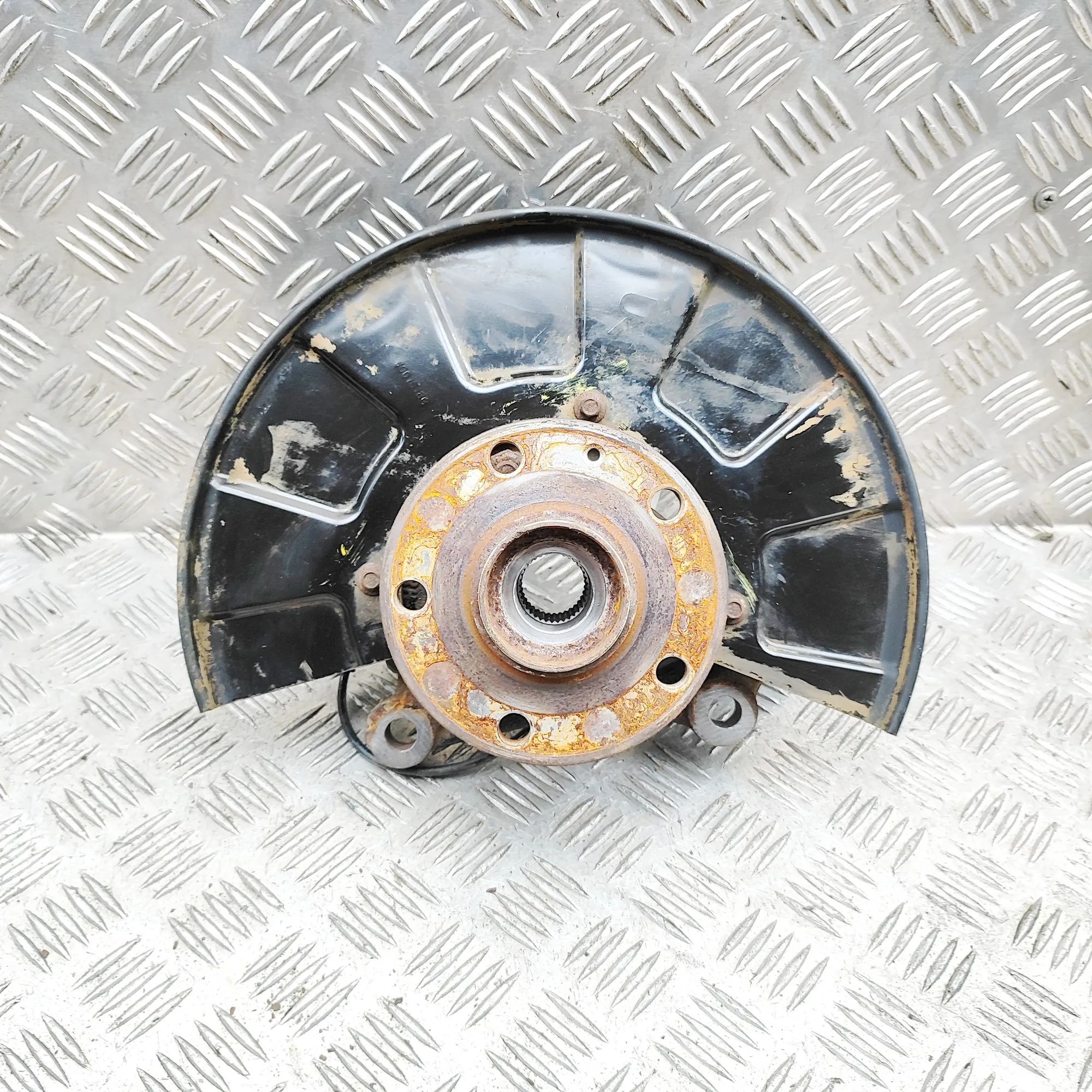 MG ZS Front Right Wheel Hub Front Right Wheel Hub — MG ZS (SUV) (2017-PRESE...