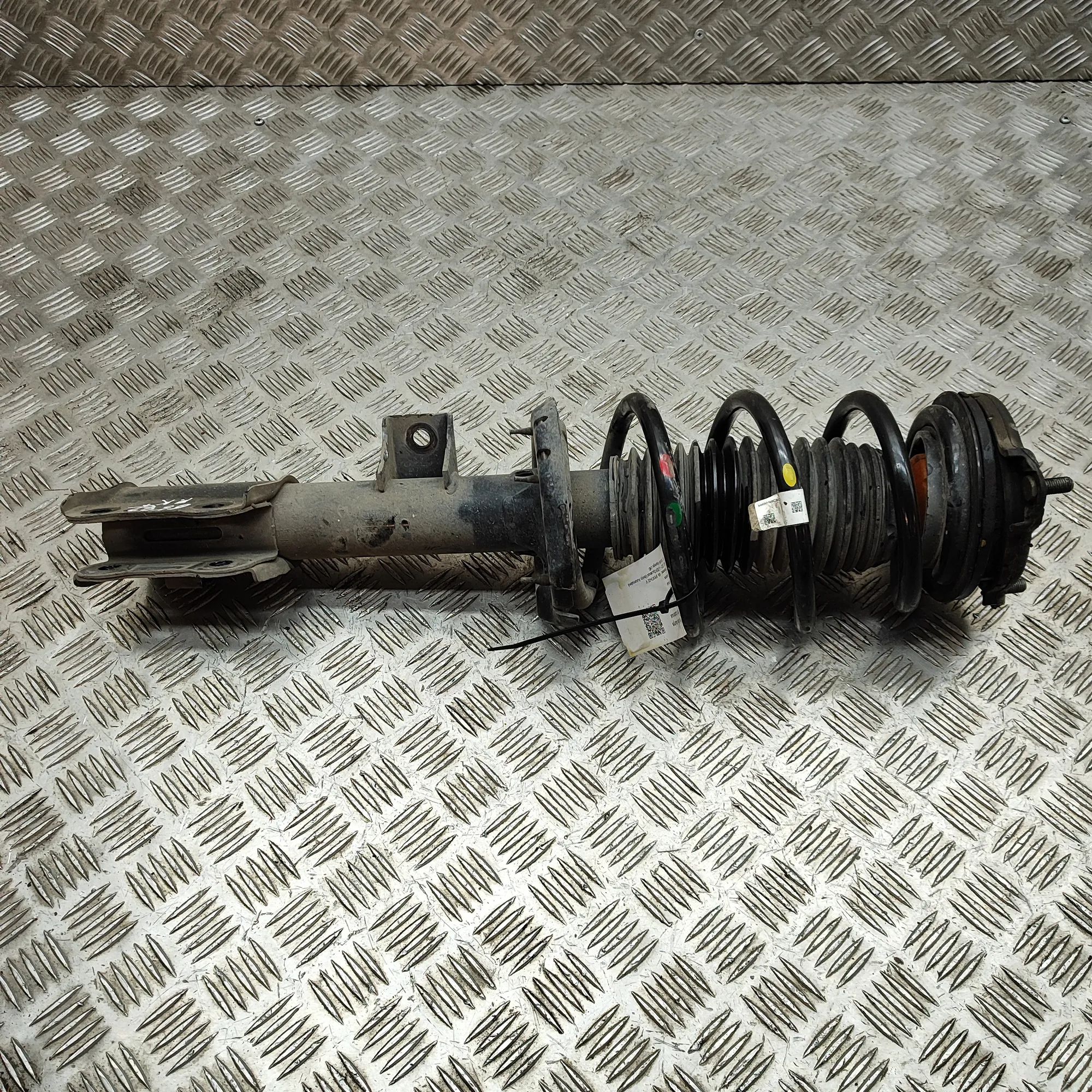Kia Sportage Shock absorber — front left Shock absorber — front left — KIA SPORTAGE (V N...