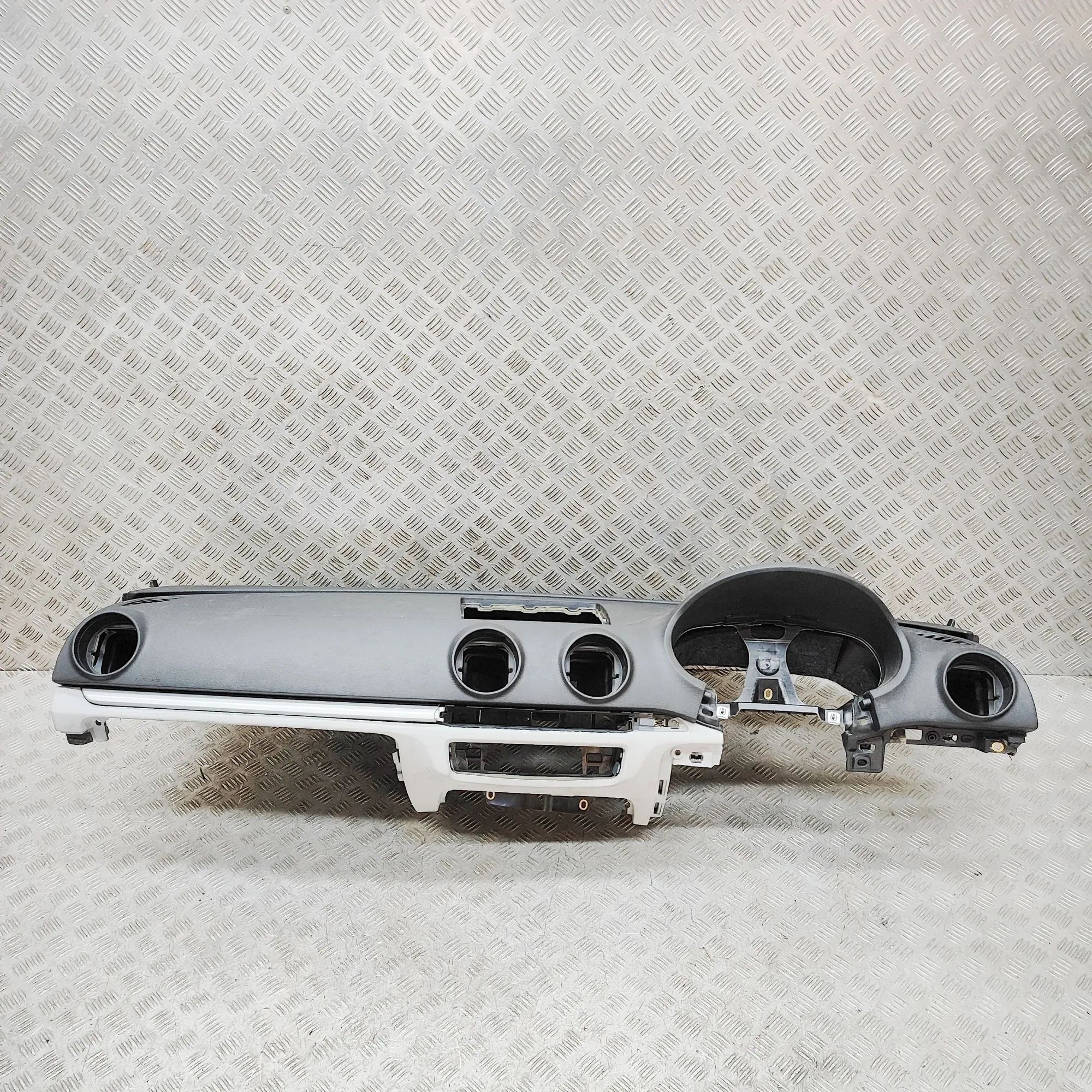 Audi A3 (8V) Dashboard Dashboard — AUDI A3 (8V_) (2012-2020) — 8V28570...