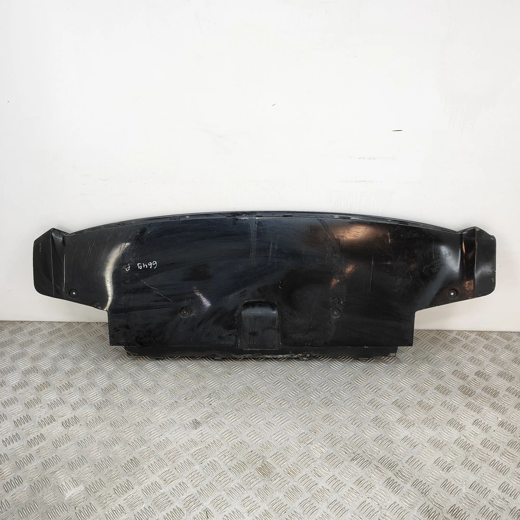 Land Rover Range Rover Velar Front Bumper Underbody Cover Front Bumper Underbody Cover — LAND ROVER RANGE...