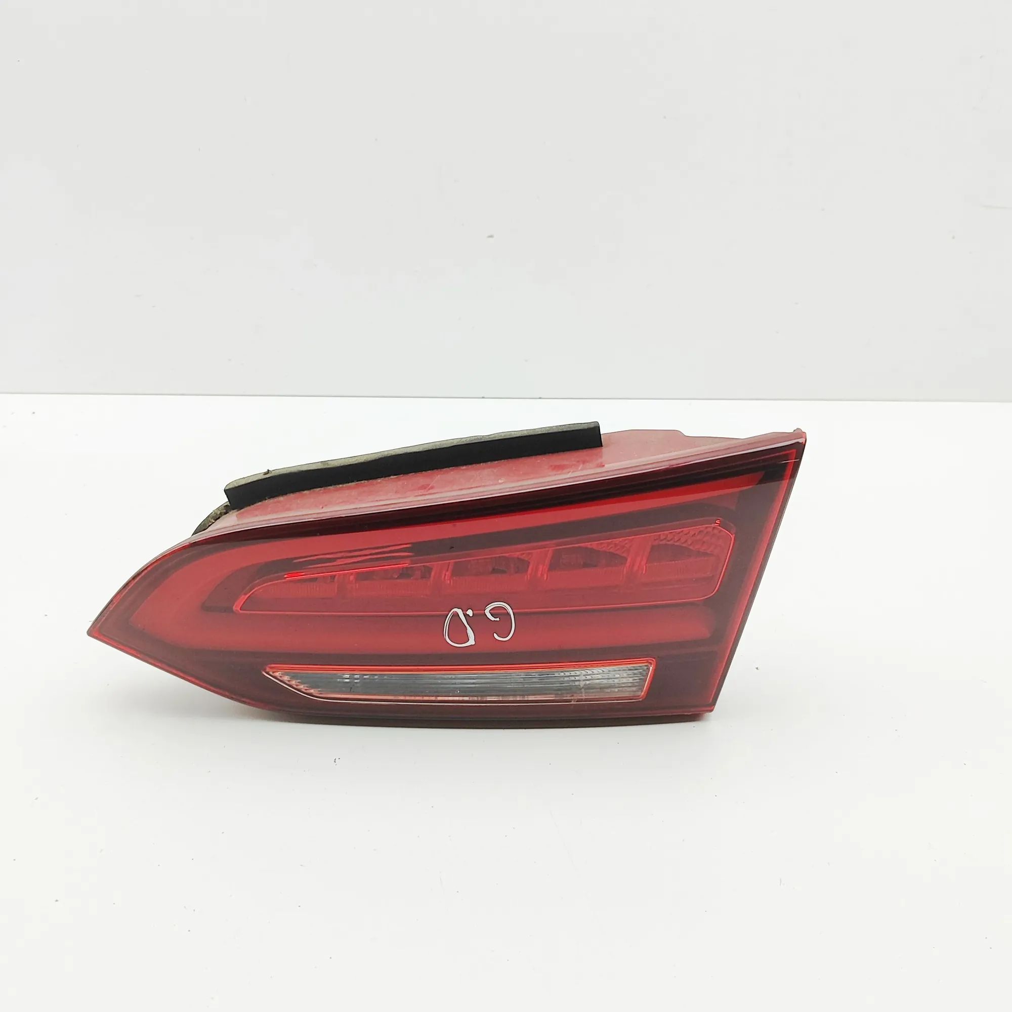 Hyundai Santa Fe Right Side Tailgate Tail Light Right Side Tailgate Tail Light — HYUNDAI SANTA ...