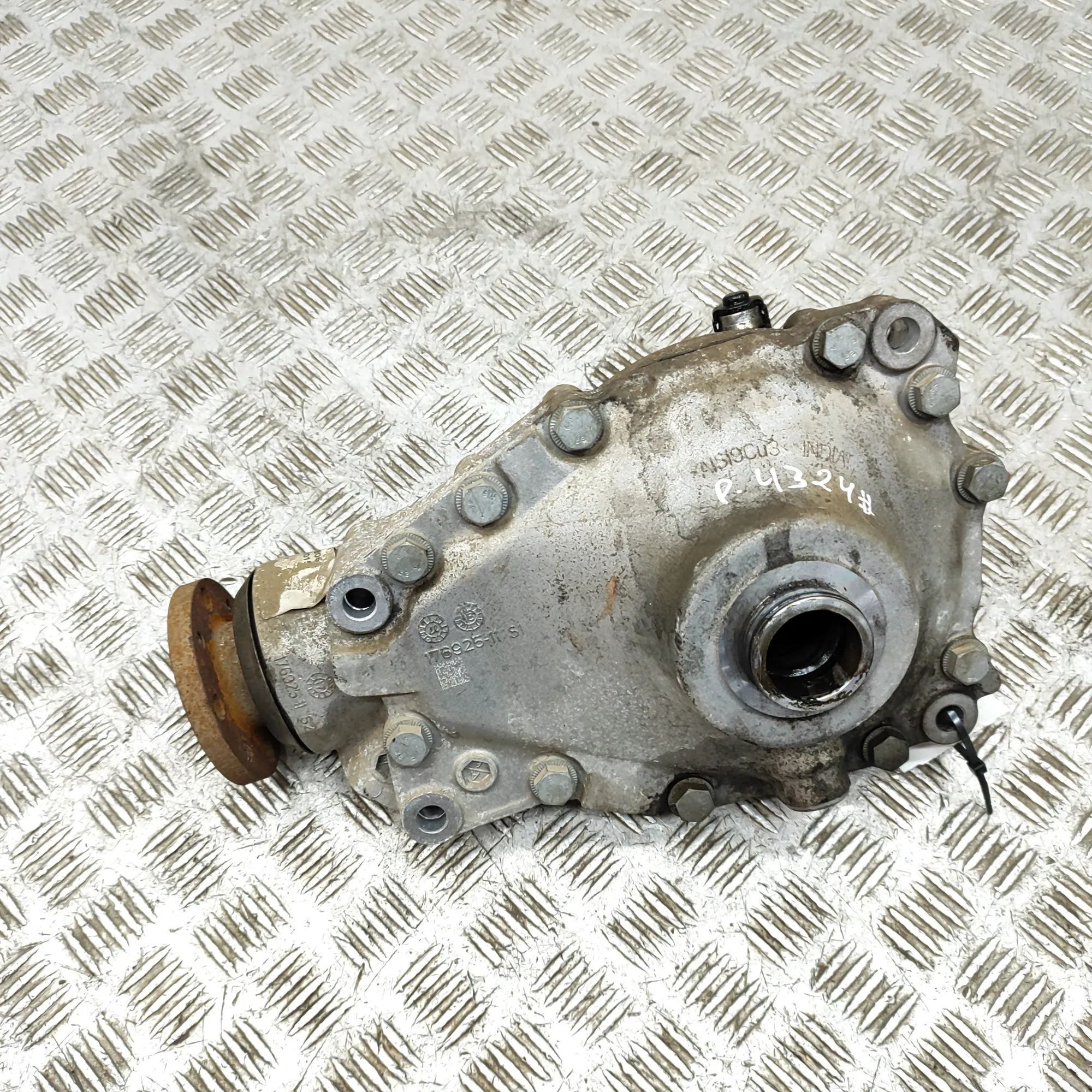 BMW 3 (F30 / F31) передний редуктор Front differential — BMW 3 SERIES (F30, F31, F3...