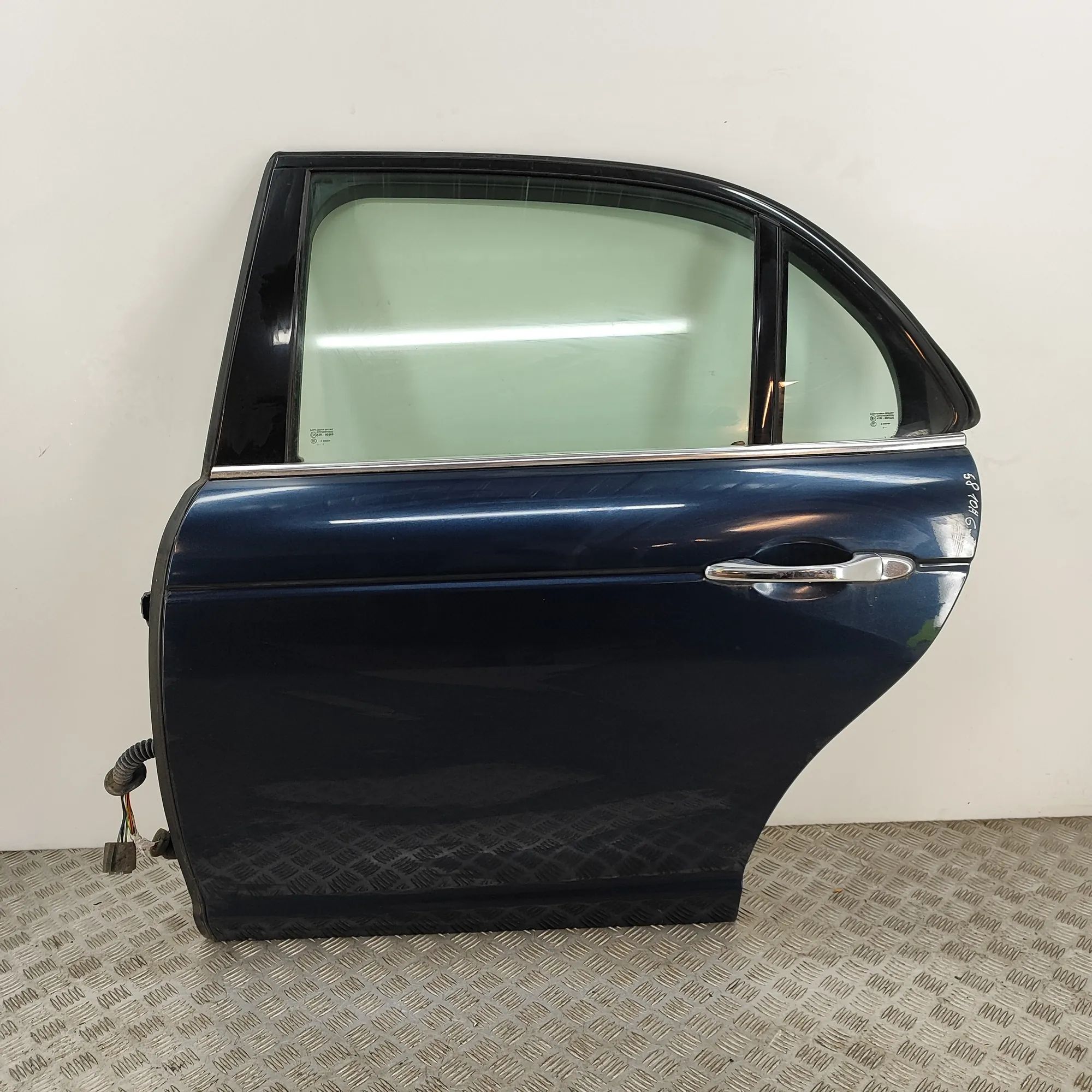 Jaguar XJ Door — rear left Door — rear left — JAGUAR XJ (X350, X358) (2003...