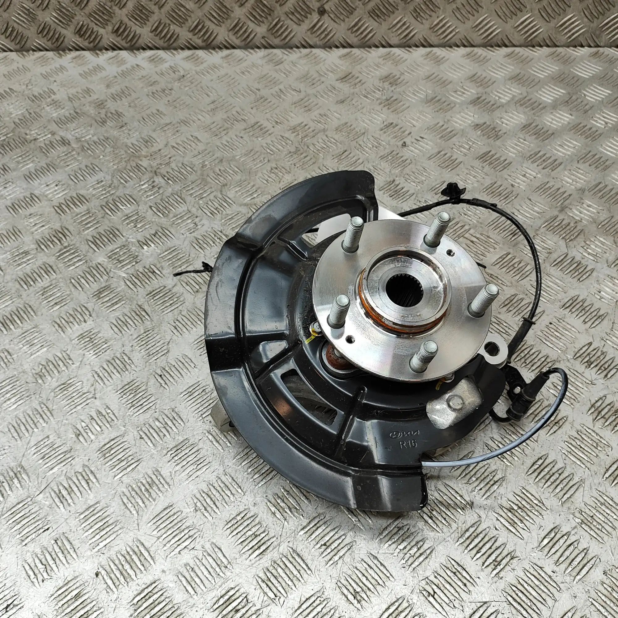 Kia Niro Front Right Wheel Hub Front Right Wheel Hub — KIA NIRO (II) (2022-PRE...