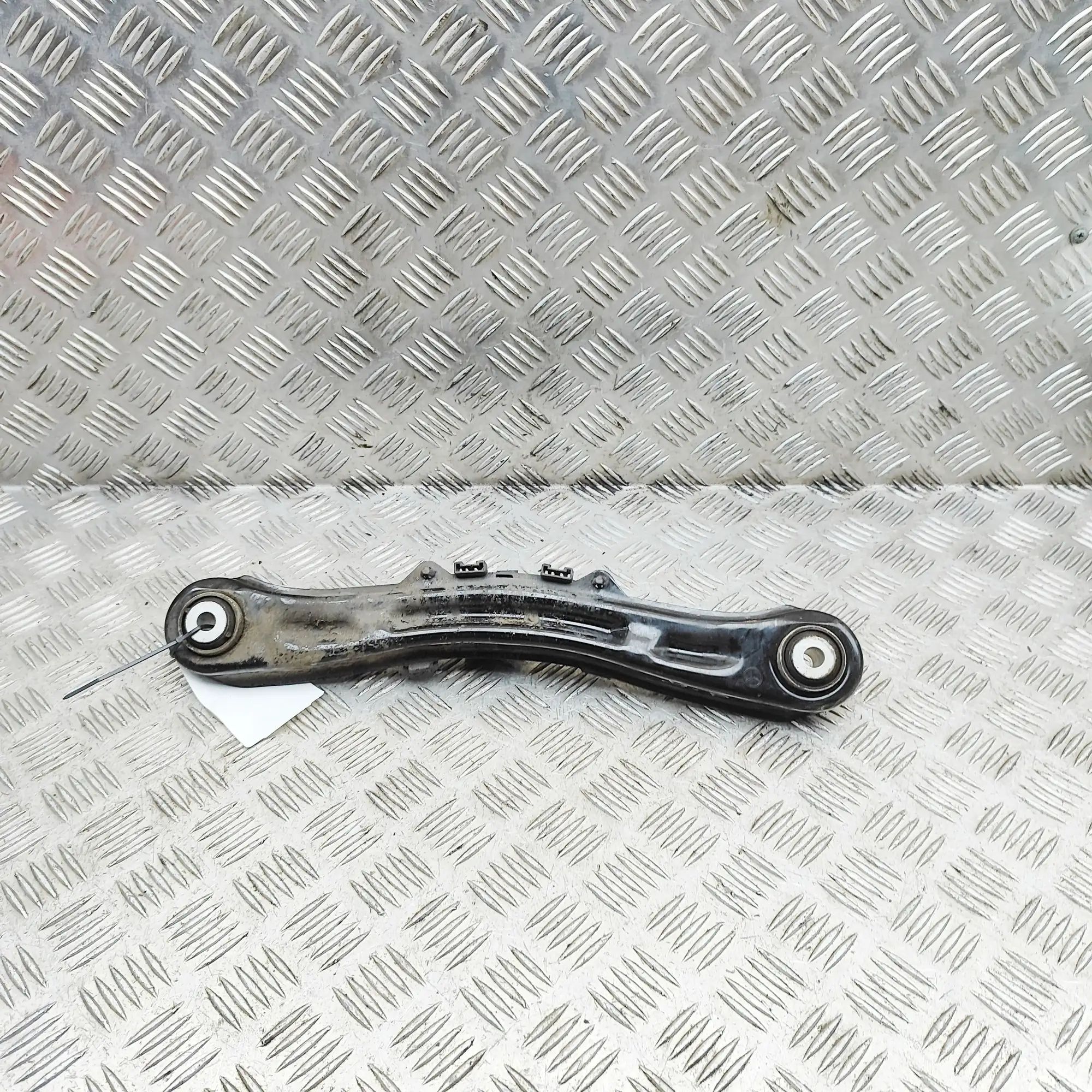 Mercedes-Benz GLE (W167) Rear Left Control Arm Rear Left Control Arm — MERCEDES BENZ GLE (W167...