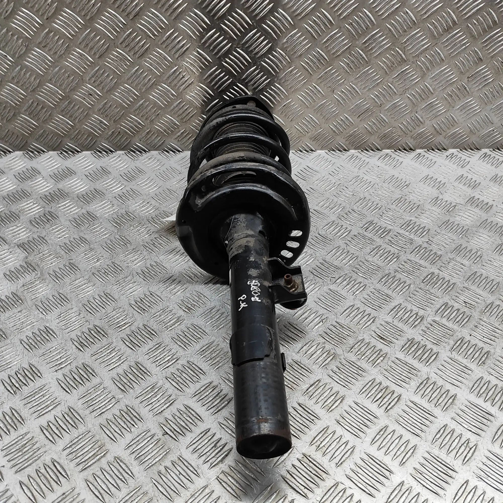 Mazda 3 (BP) Shock absorber — front left Shock absorber — front left — MAZDA CX-3 (0 DM)...