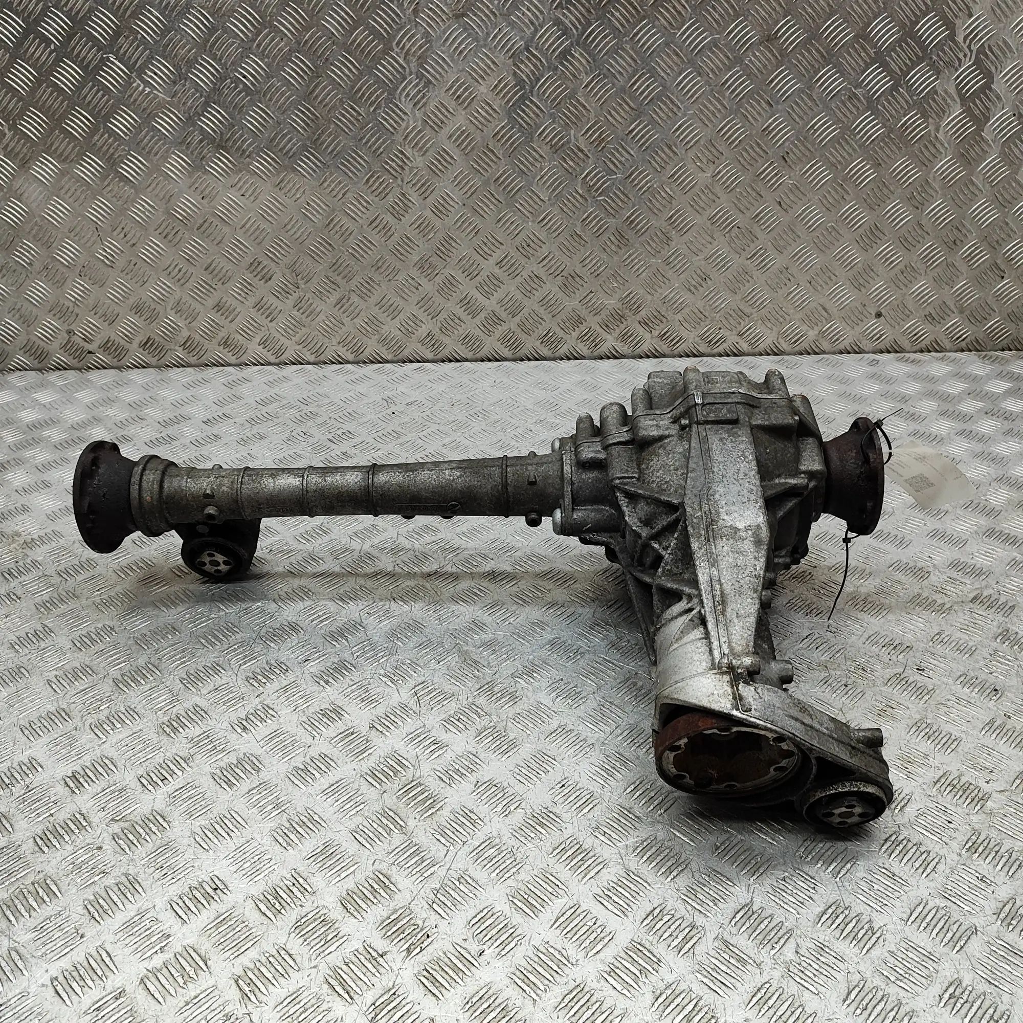 Audi Q7 (4L) front differential Front differential — AUDI Q7 (4L) (2006-2015) —...