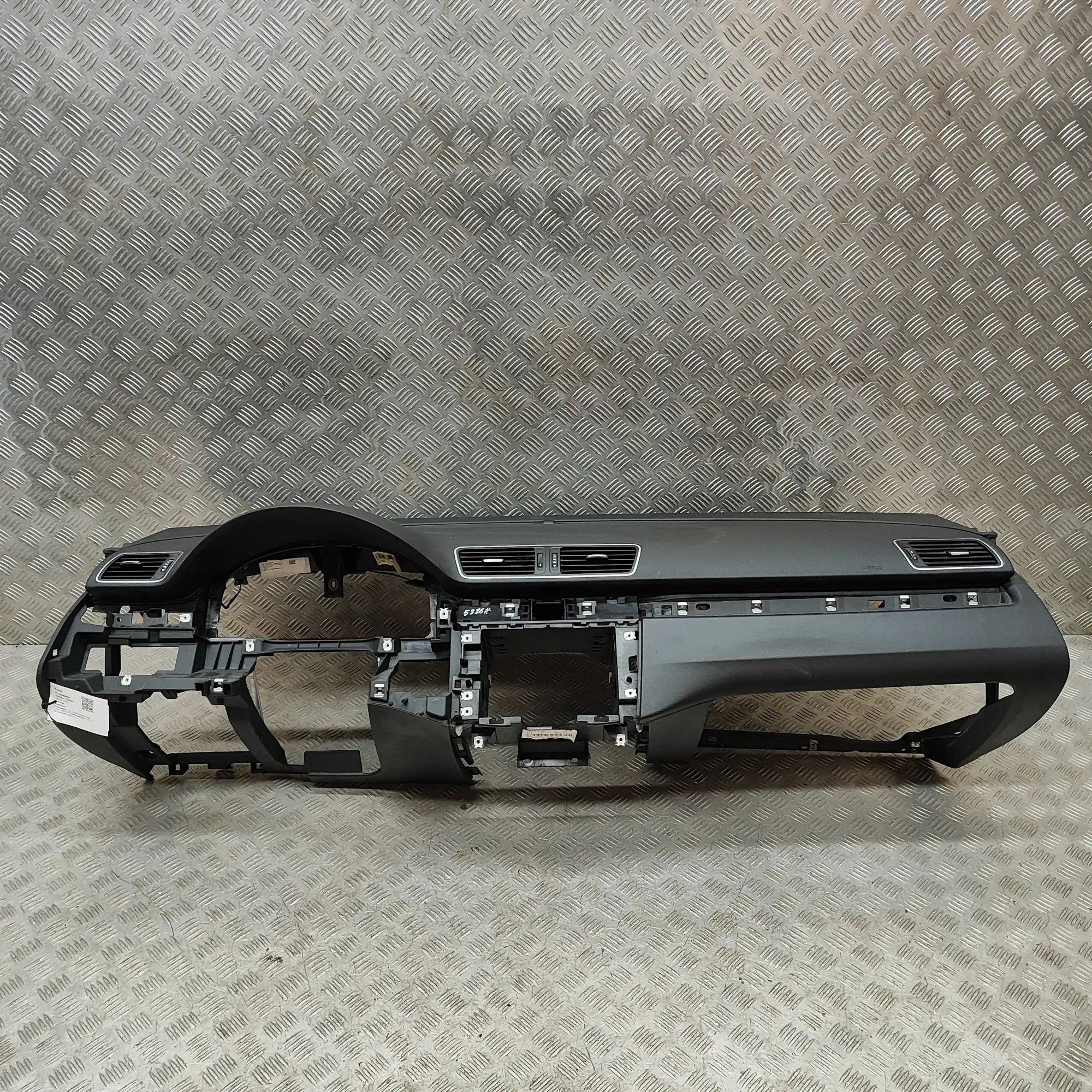 Volkswagen Passat (B7) Dashboard Dashboard — VW PASSAT B7 / ALLTRACK (2010-2015)...
