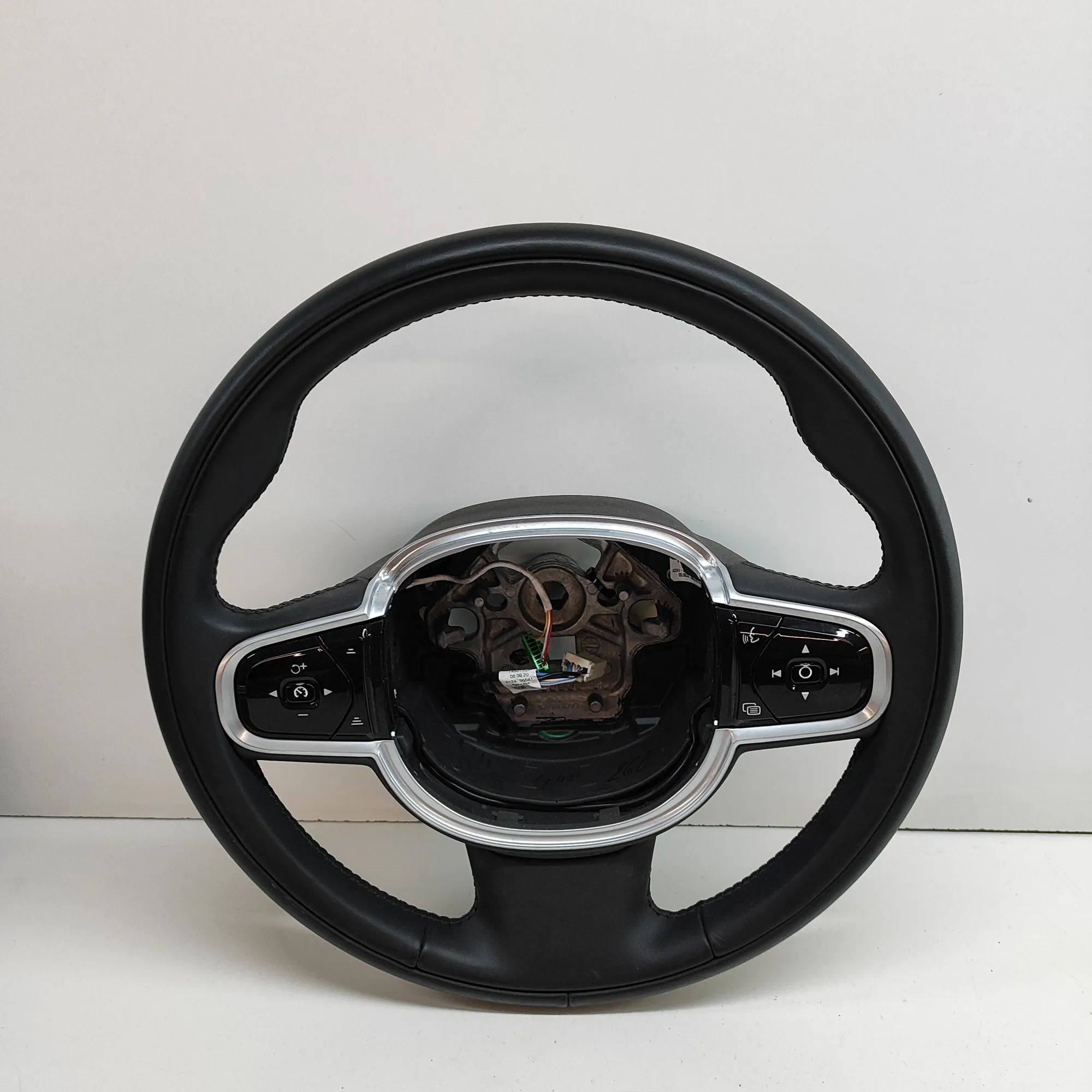 Volvo XC60 steering wheel Steering Wheel — VOLVO XC60 (II 246) (2017-PRES...