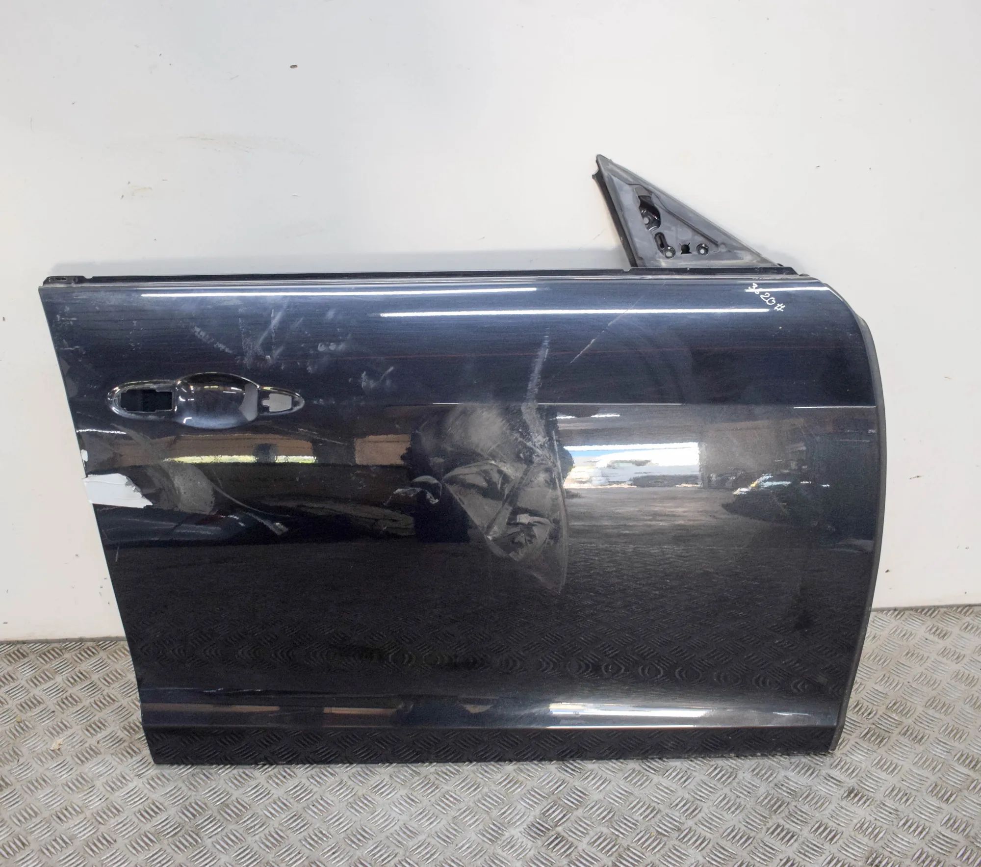Maserati Ghibli Door — front right Door — front right — MASERATI GHIBLI (M157) (20...