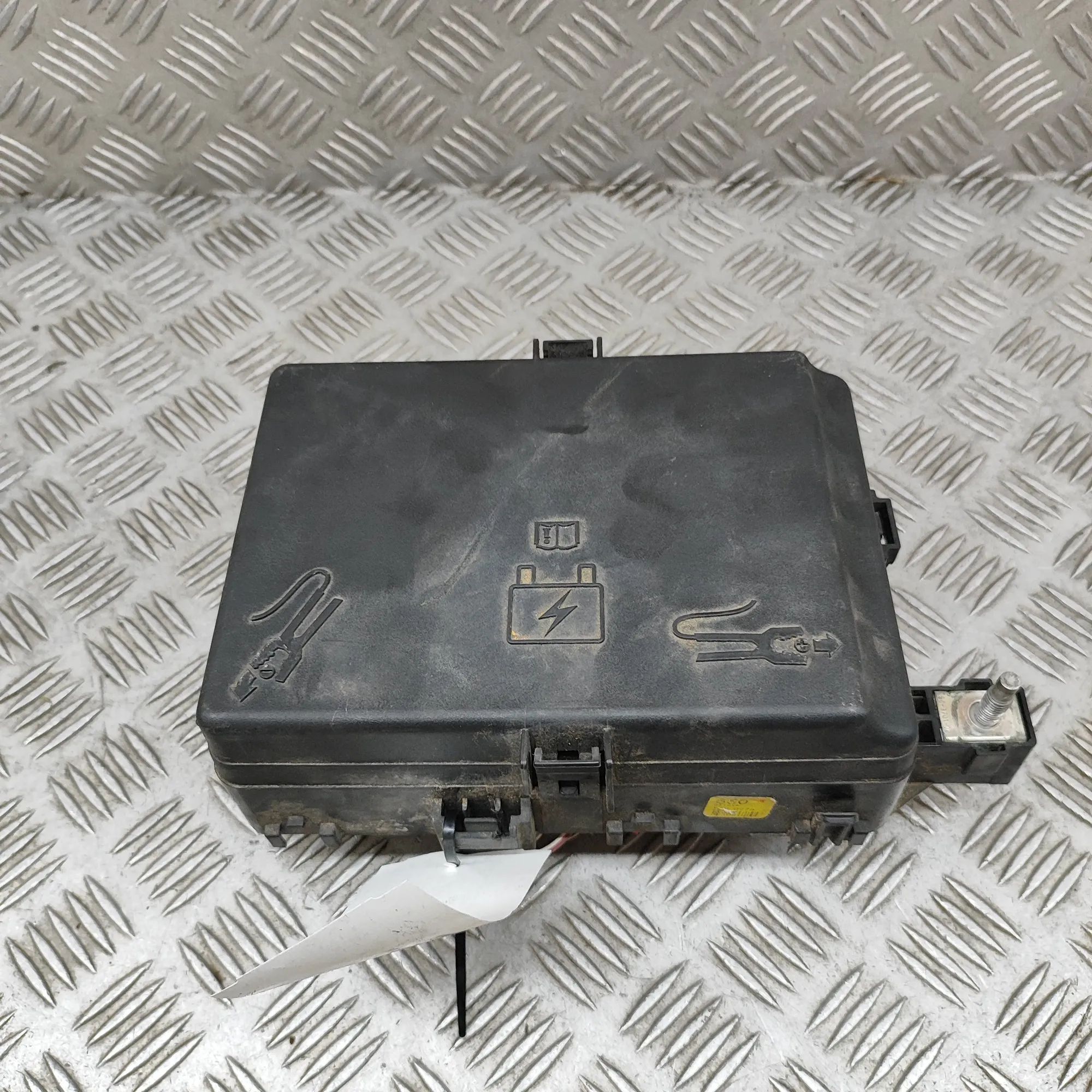 Maserati Quattroporte Fuse box Fuse box — MASERATI QUATTROPORTE (VI) (2012-PRE...